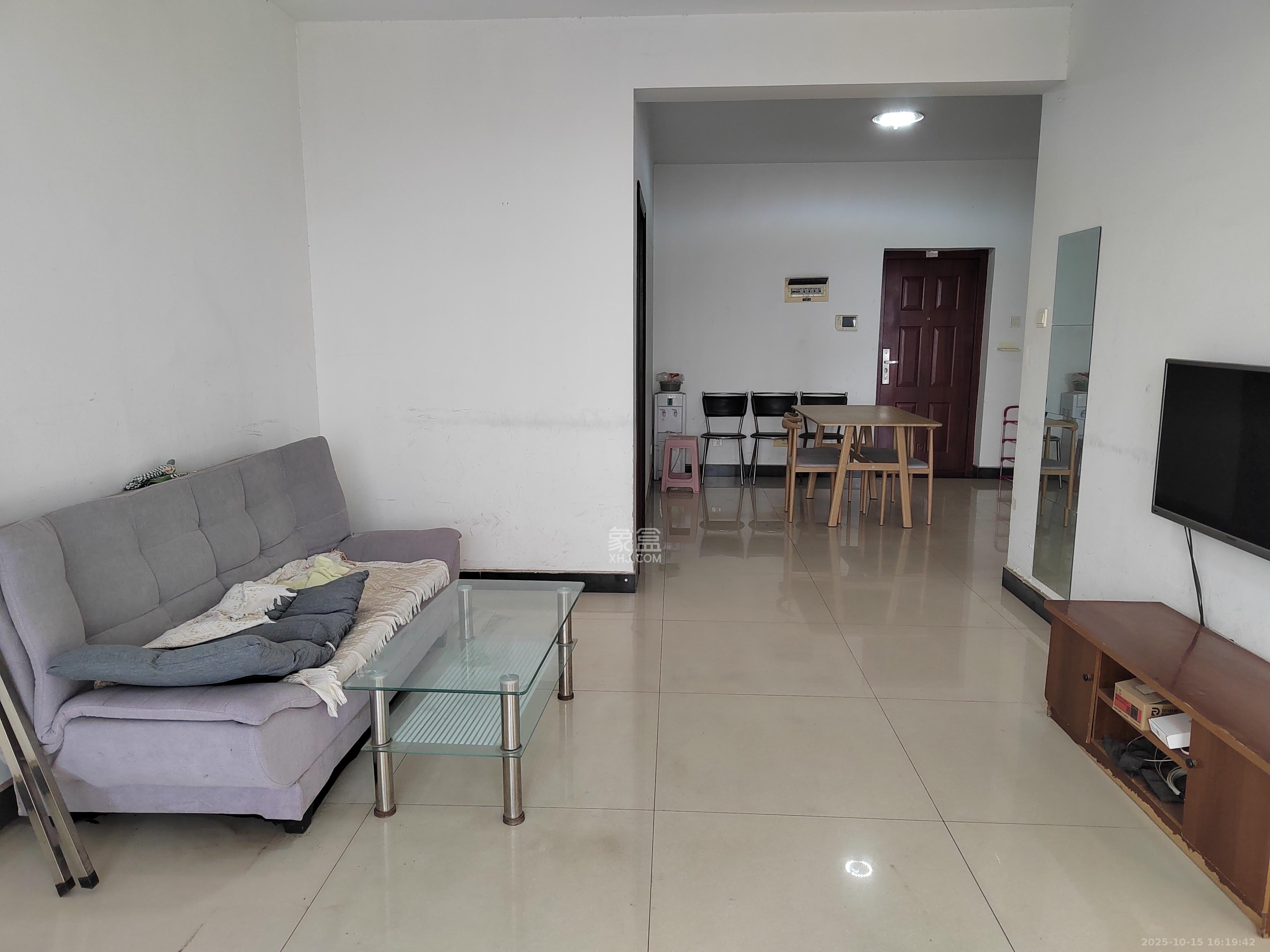 鑫远湘府华城  2室2厅1卫    1900.0元/月 鑫远湘府华城  2室2厅1卫    1900.0元/月室内图