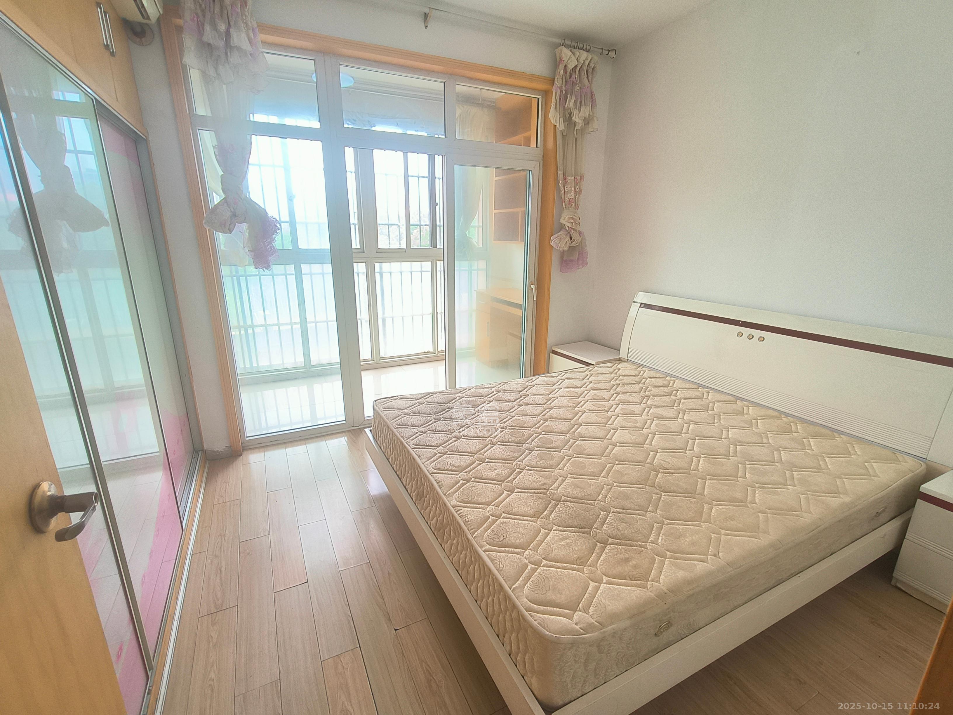 香槟小镇(香槟花苑）  2室2厅1卫    1600.0元/月室内图