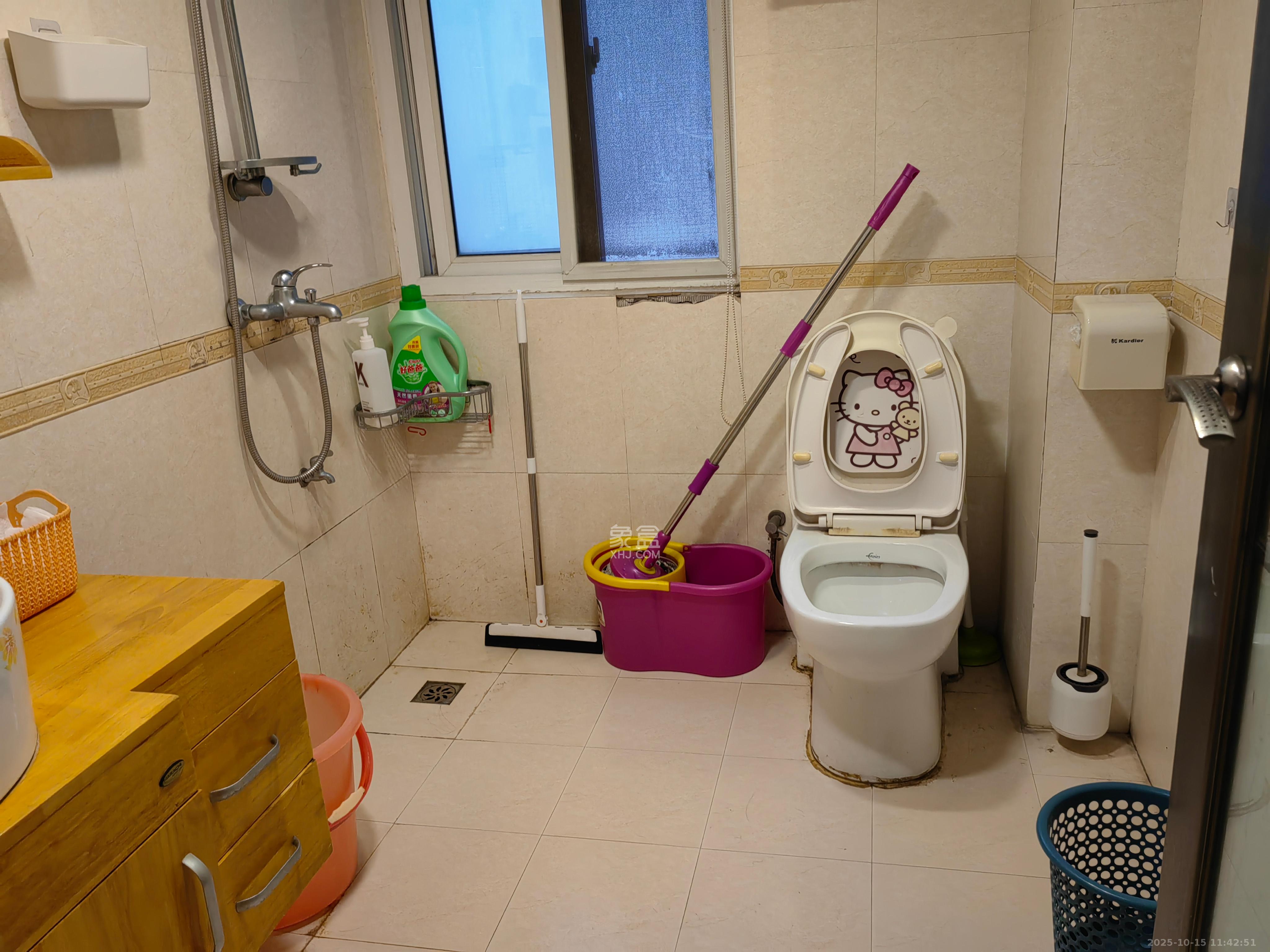 银港水晶城  2室2厅1卫    2300.0元/月 银港水晶城  2室2厅1卫    2300.0元/月室内图