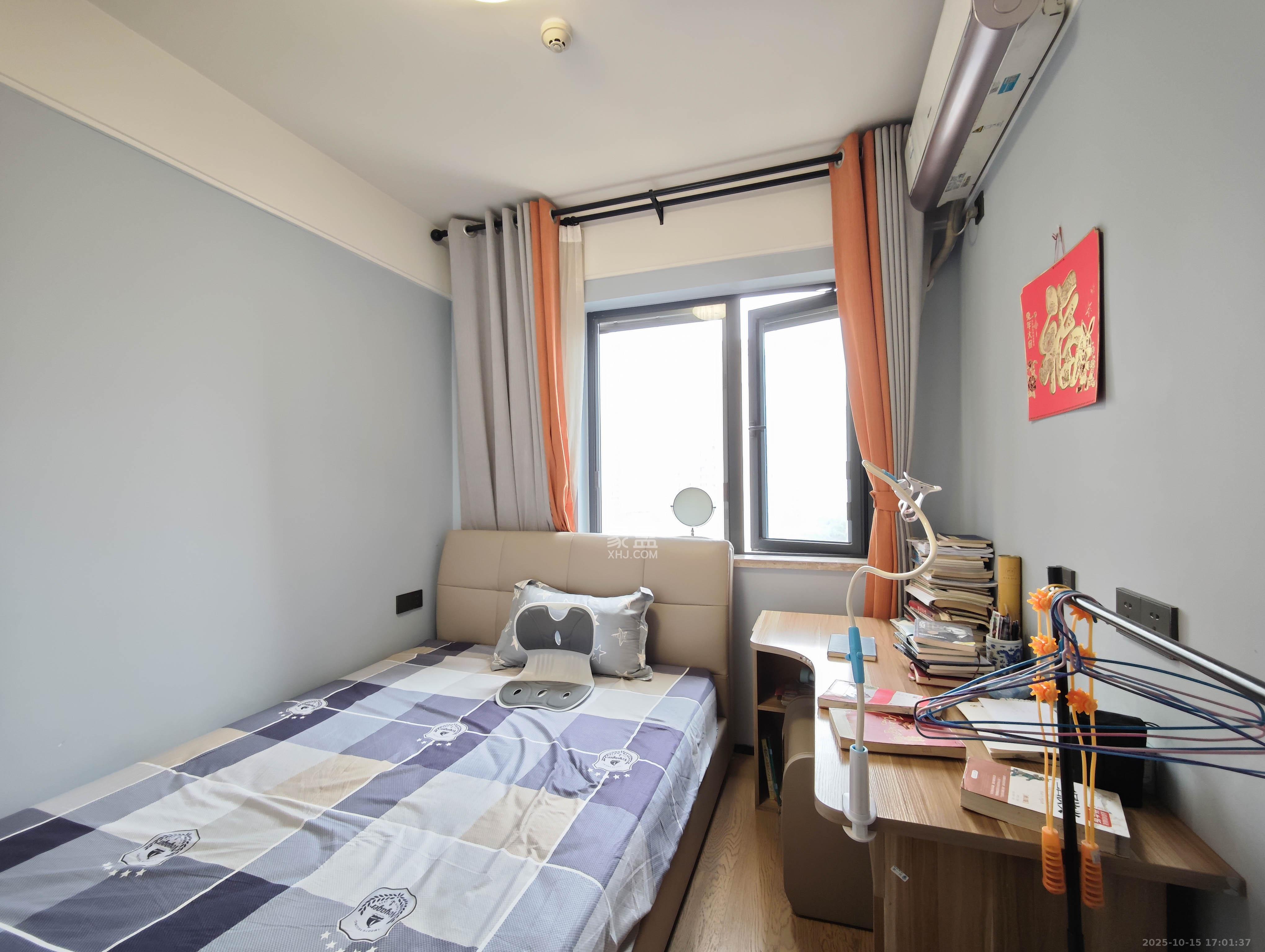 万科魅力之城天阔里  3室1厅2卫    105.0万卧室