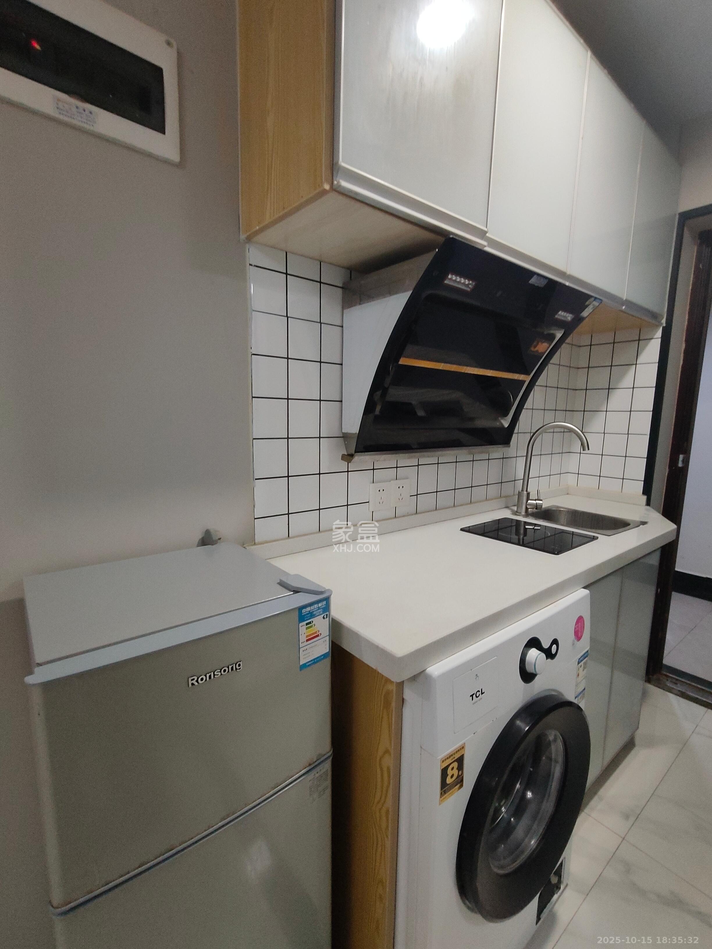 裕天国际商汇中心  1室0厅0卫    1500.0元/月室内图