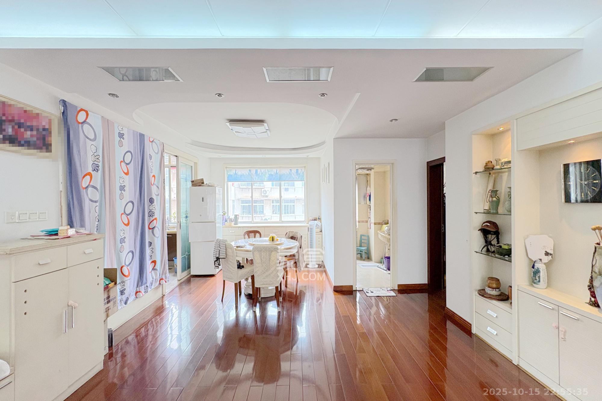 芙蓉区国土局单位房  4室2厅3卫    216.0万 芙蓉区国土局单位房  4室2厅3卫    216.0万客厅