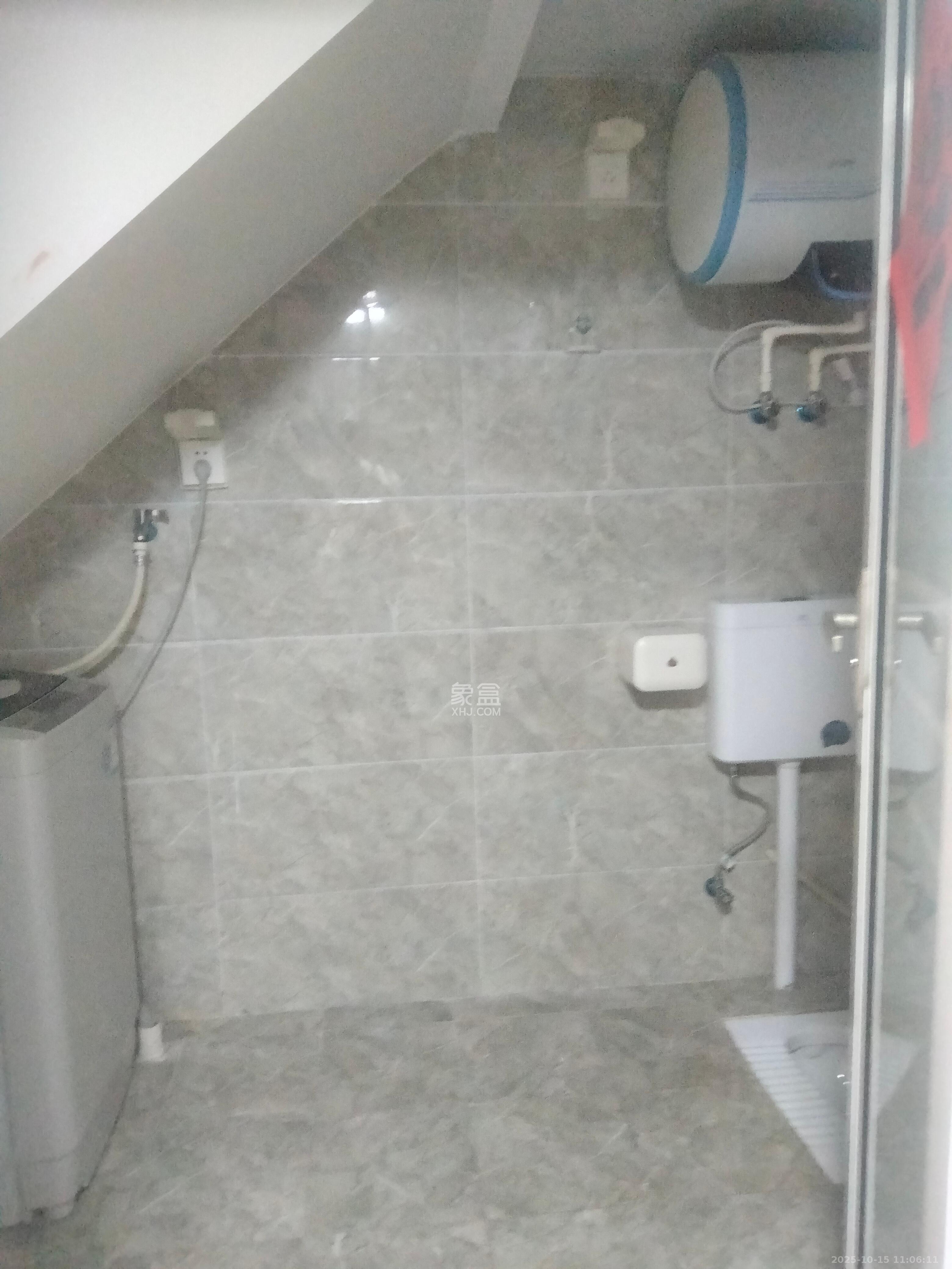 中建芙蓉嘉苑  1室1厅1卫    1800.0元/月室内图