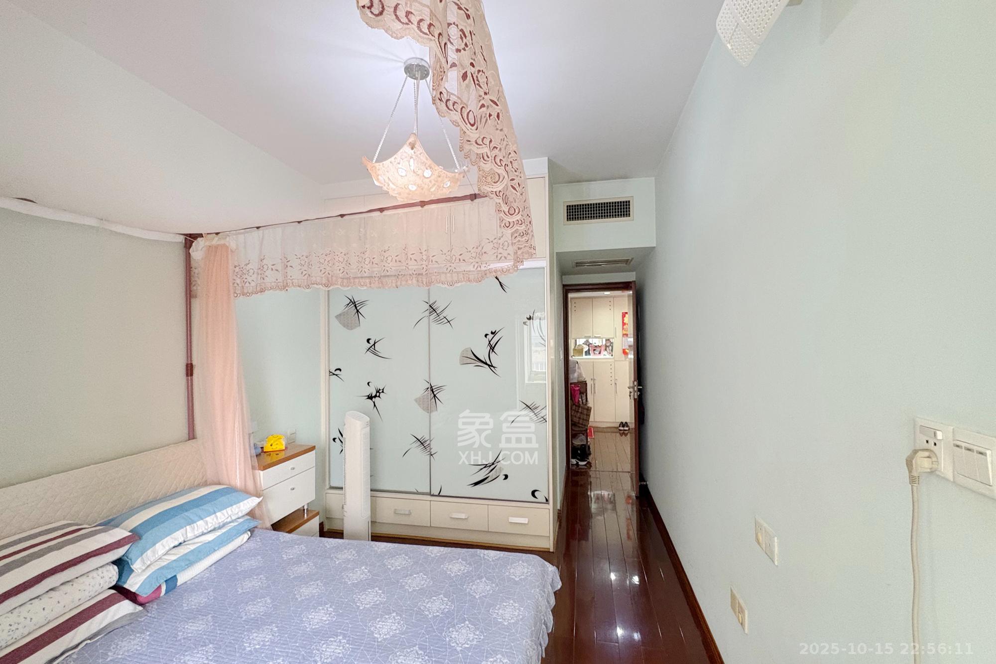 芙蓉区国土局单位房  4室2厅3卫    216.0万其他