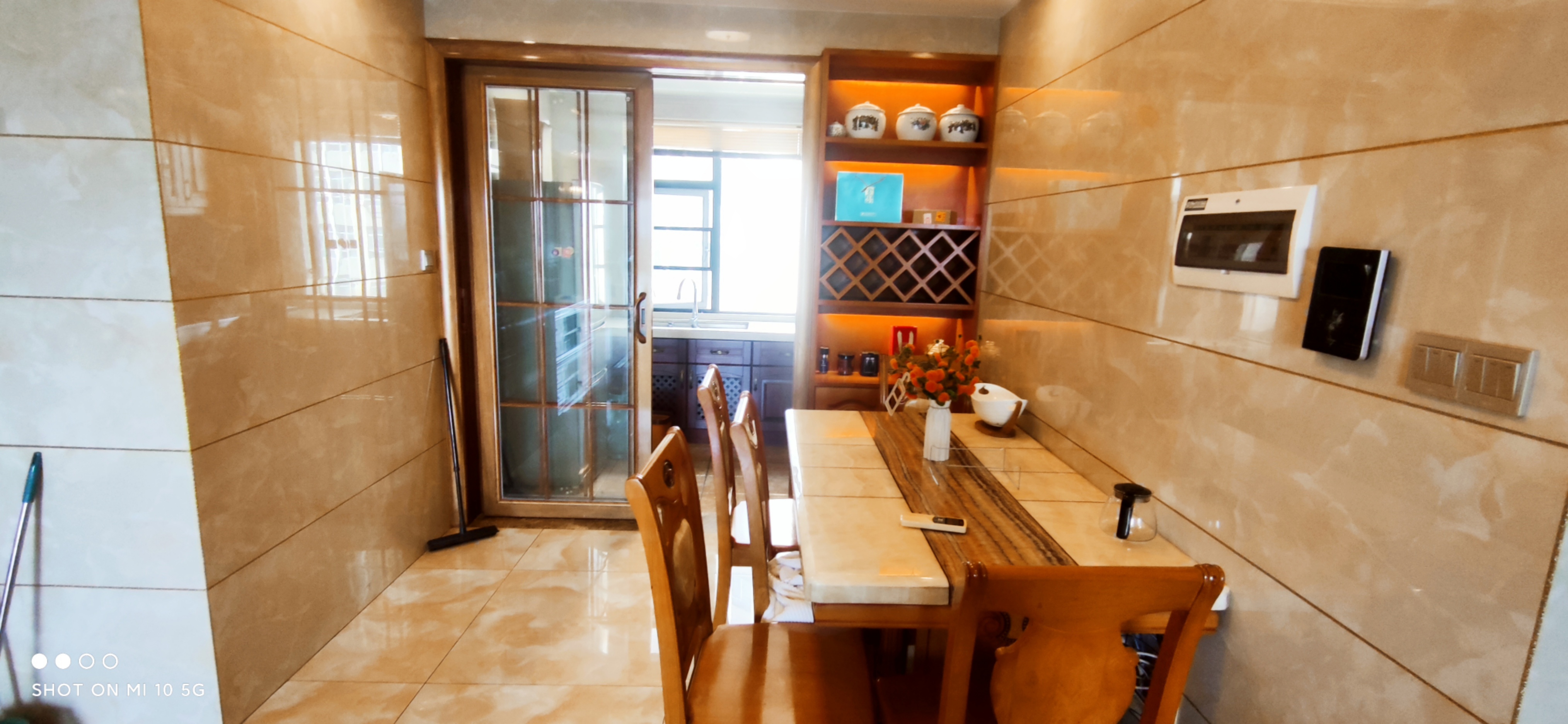 梓山湖公馆 3室2厅2卫 2680.0元/月 梓山湖公馆 3室2厅2卫 2680.0元/月室内图