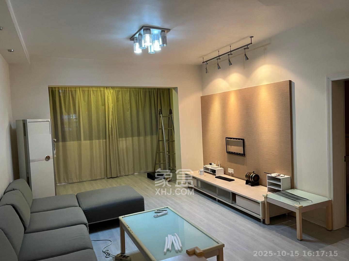 荷花园电信宿舍(天辰荷花苑)  2室1厅1卫    2200.0元/月 荷花园电信宿舍(天辰荷花苑)  2室1厅1卫    2200.0元/月室内图