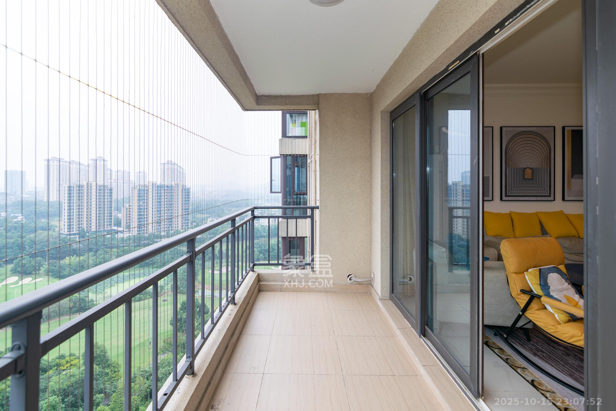 碧桂园高尔夫花园  4室2厅2卫    120.0万阳台