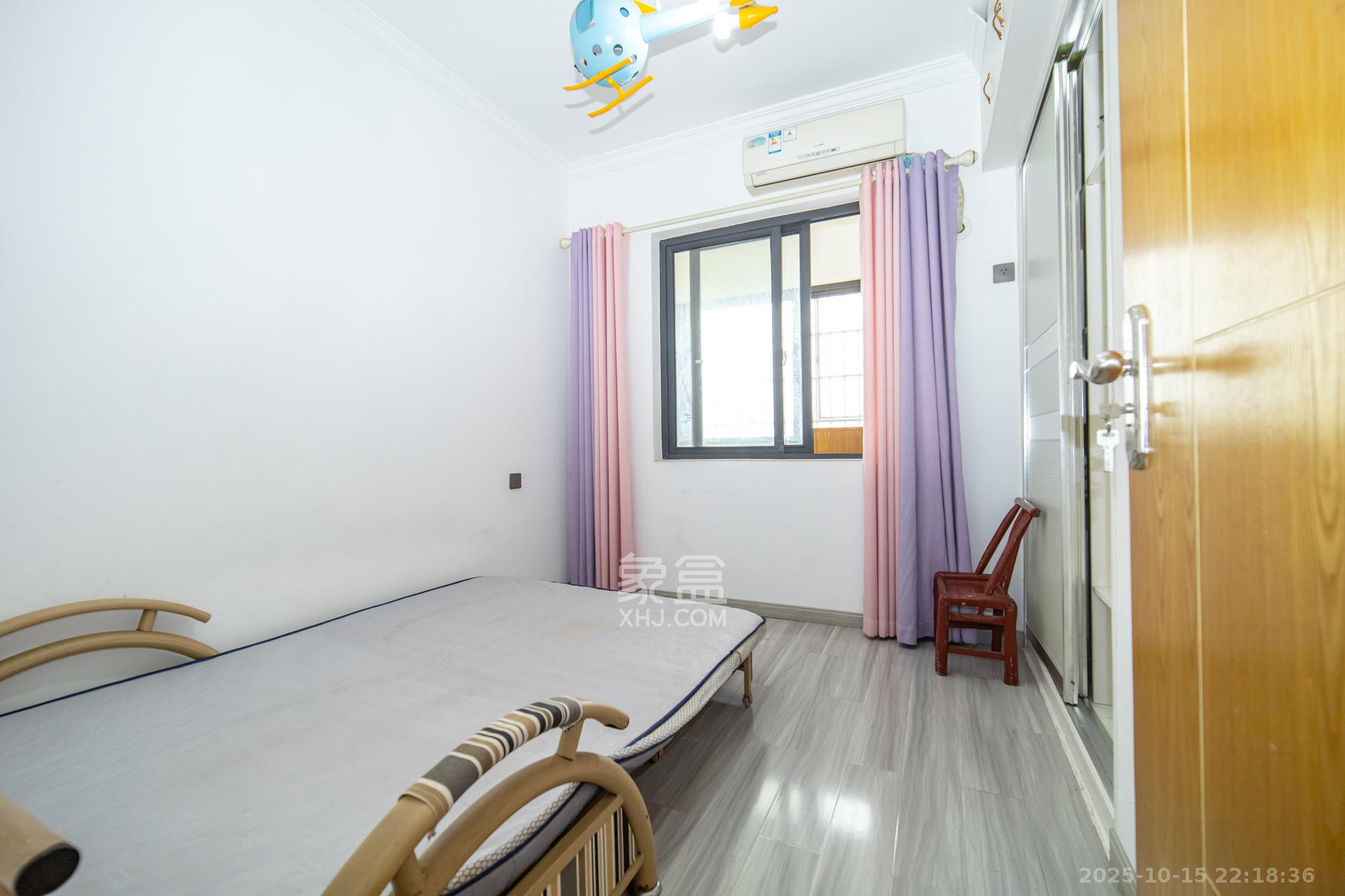 尚都花园城  3室2厅1卫    75.0万 尚都花园城  3室2厅1卫    75.0万卧室