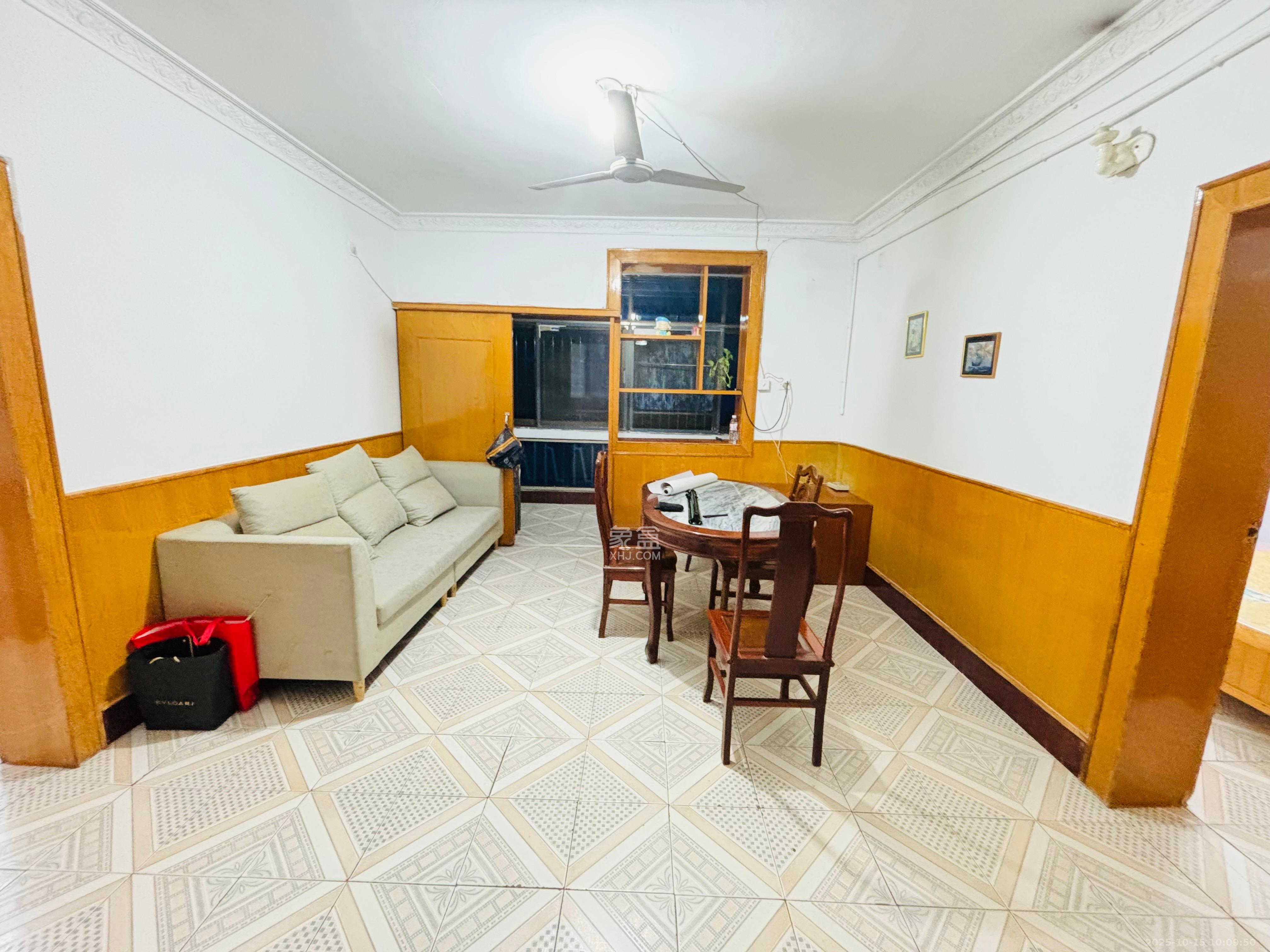 长坡社区  3室1厅1卫    1500.0元/月