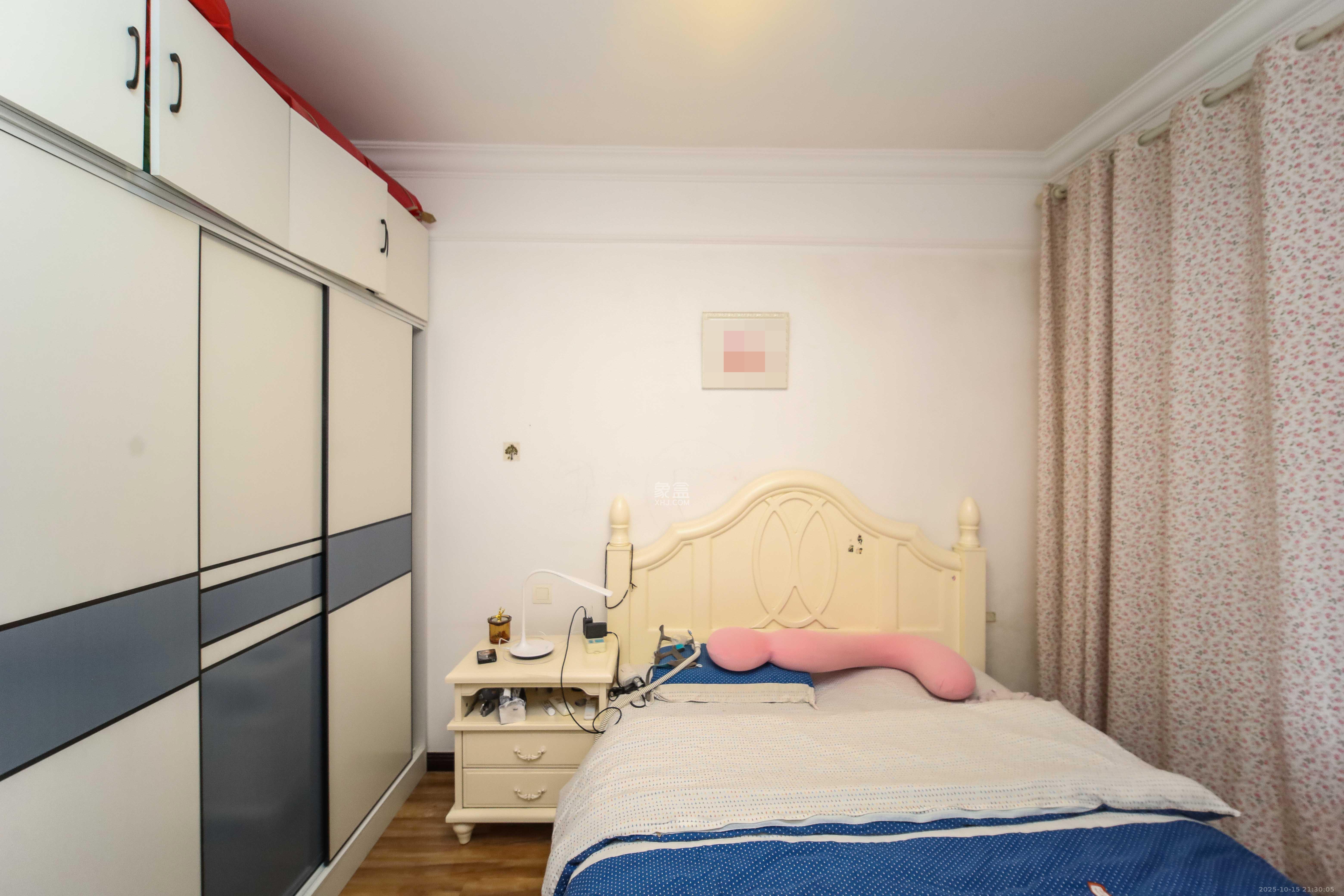 上东辛顿公寓  3室2厅2卫    85.0万卧室