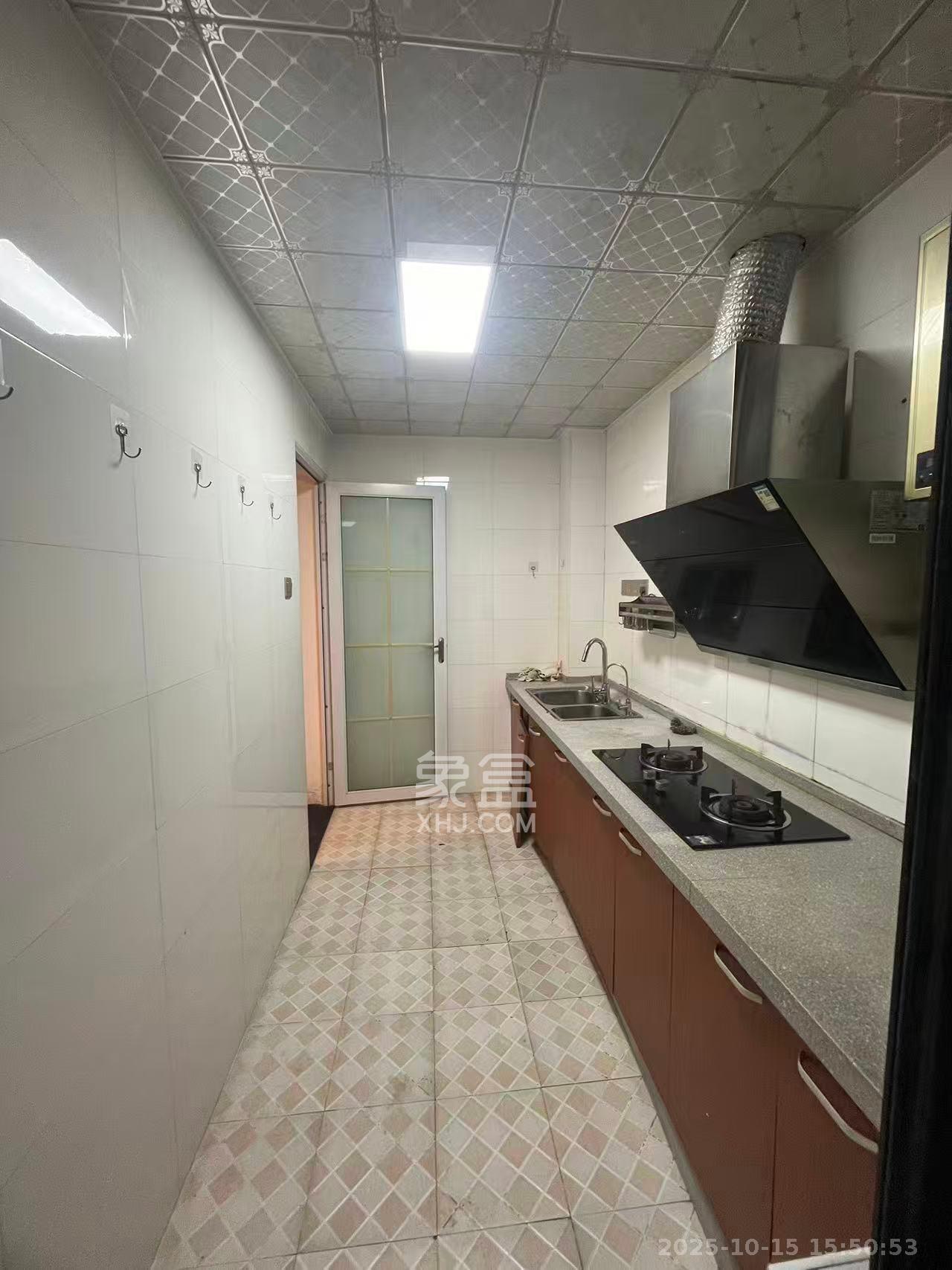 鑫远湘府华城  3室2厅2卫    2400.0元/月室内图