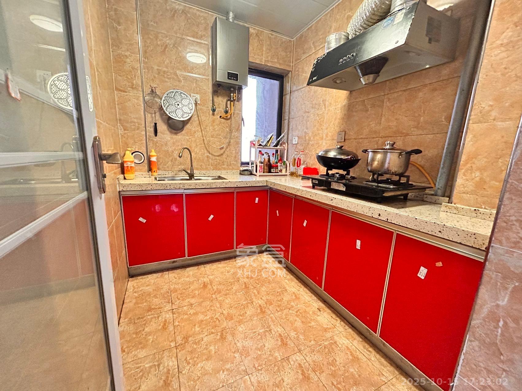 南庭城果  3室2厅1卫    2300.0元/月室内图