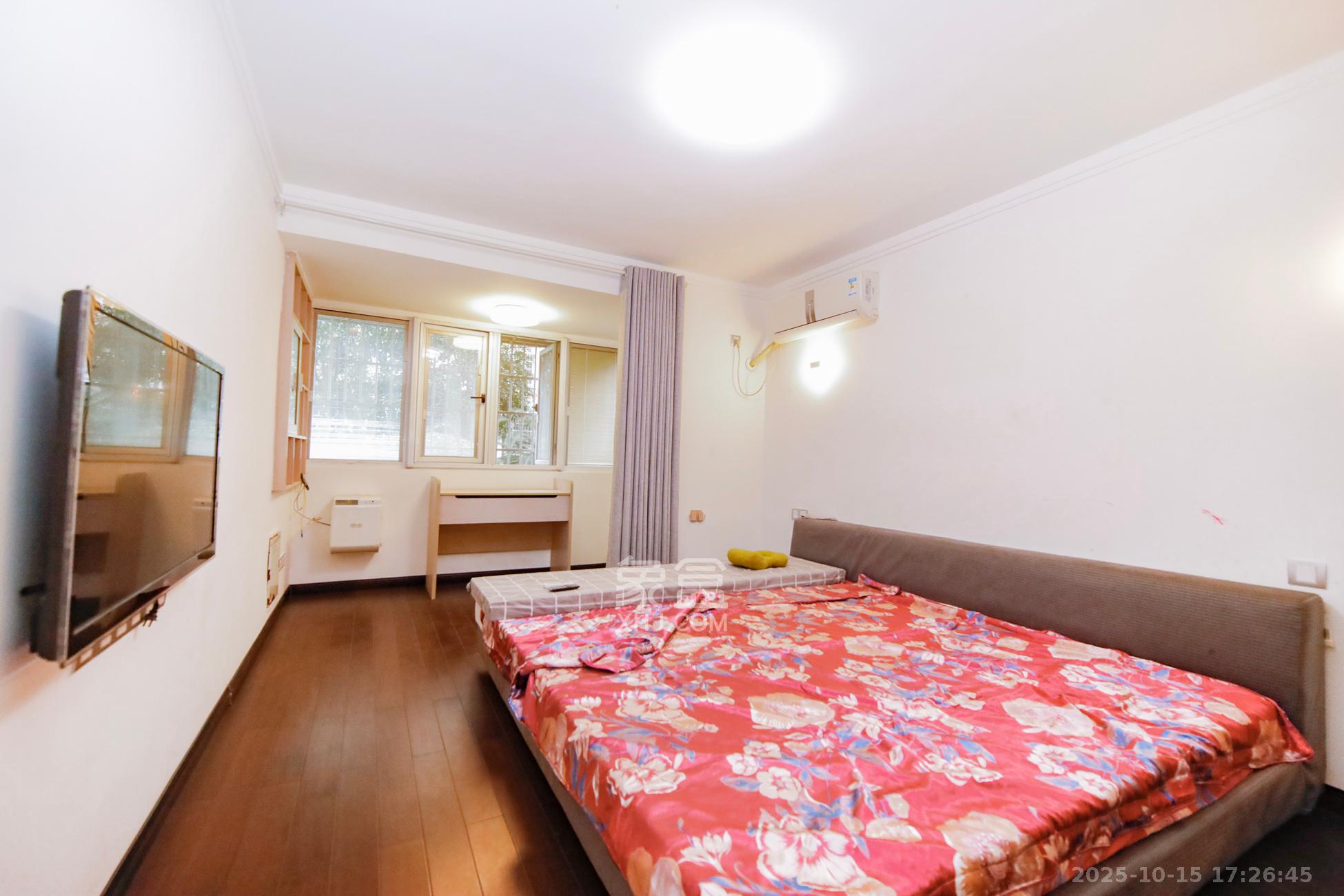 融城花苑  3室2厅1卫    68.0万卧室