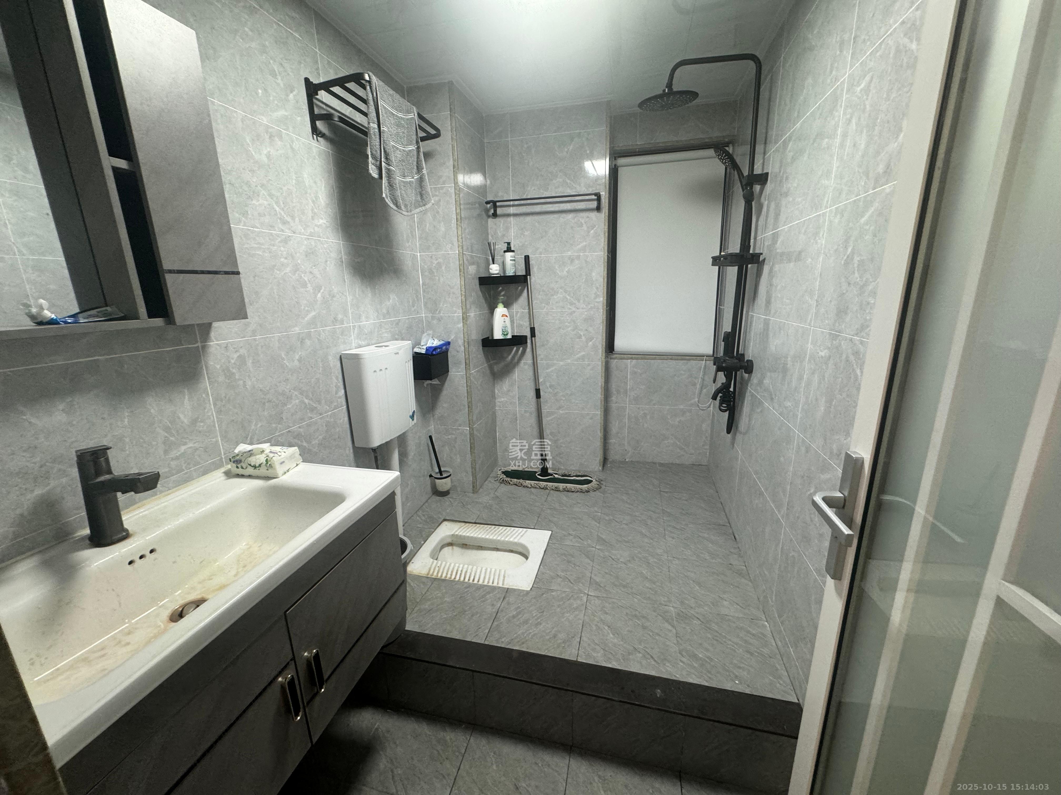 保利大都汇一期、二期 4室1厅1卫 3380.0元/月 保利大都汇一期、二期 4室1厅1卫 3380.0元/月室内图