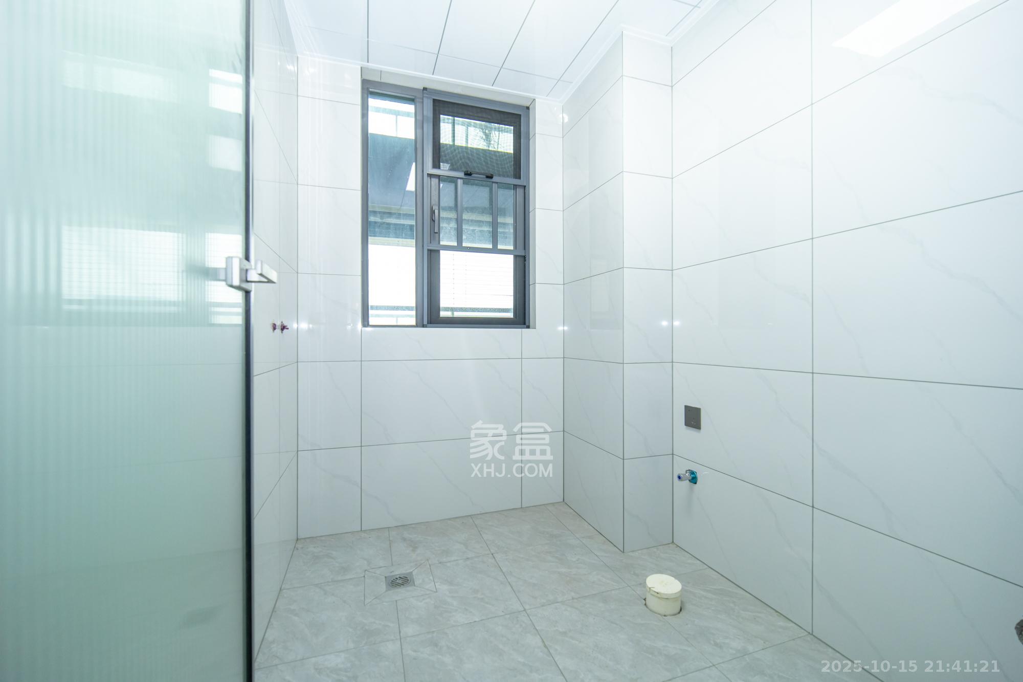 绿城美的明月江南  3室2厅1卫    108.0万卫生间