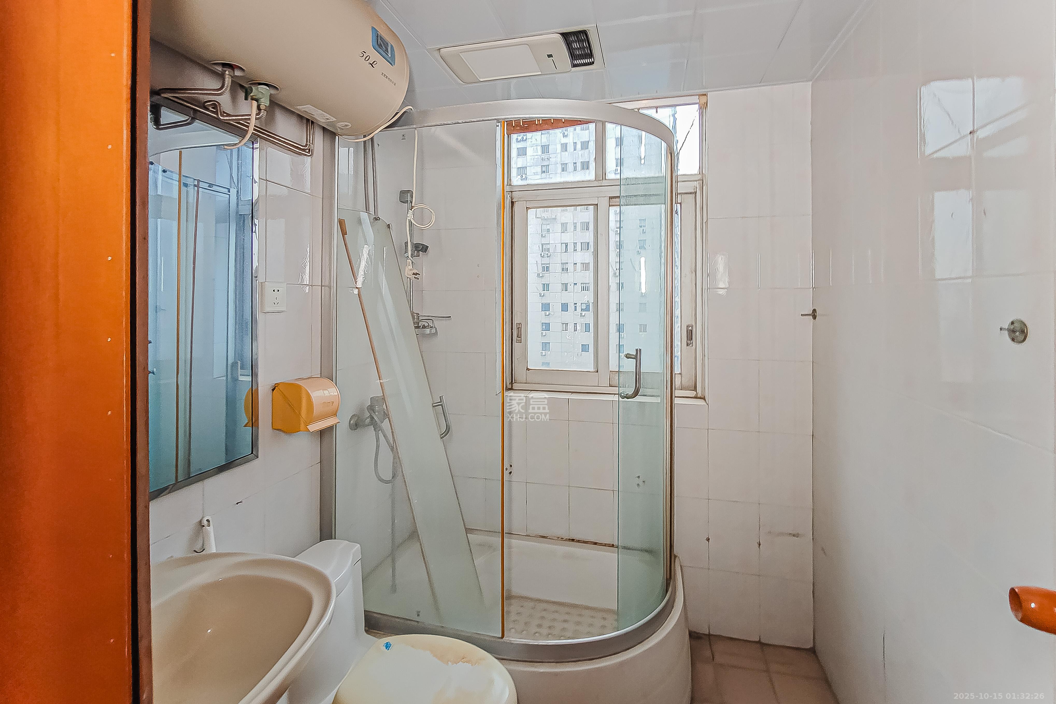 梓园大厦  3室2厅2卫    105.0万卫生间