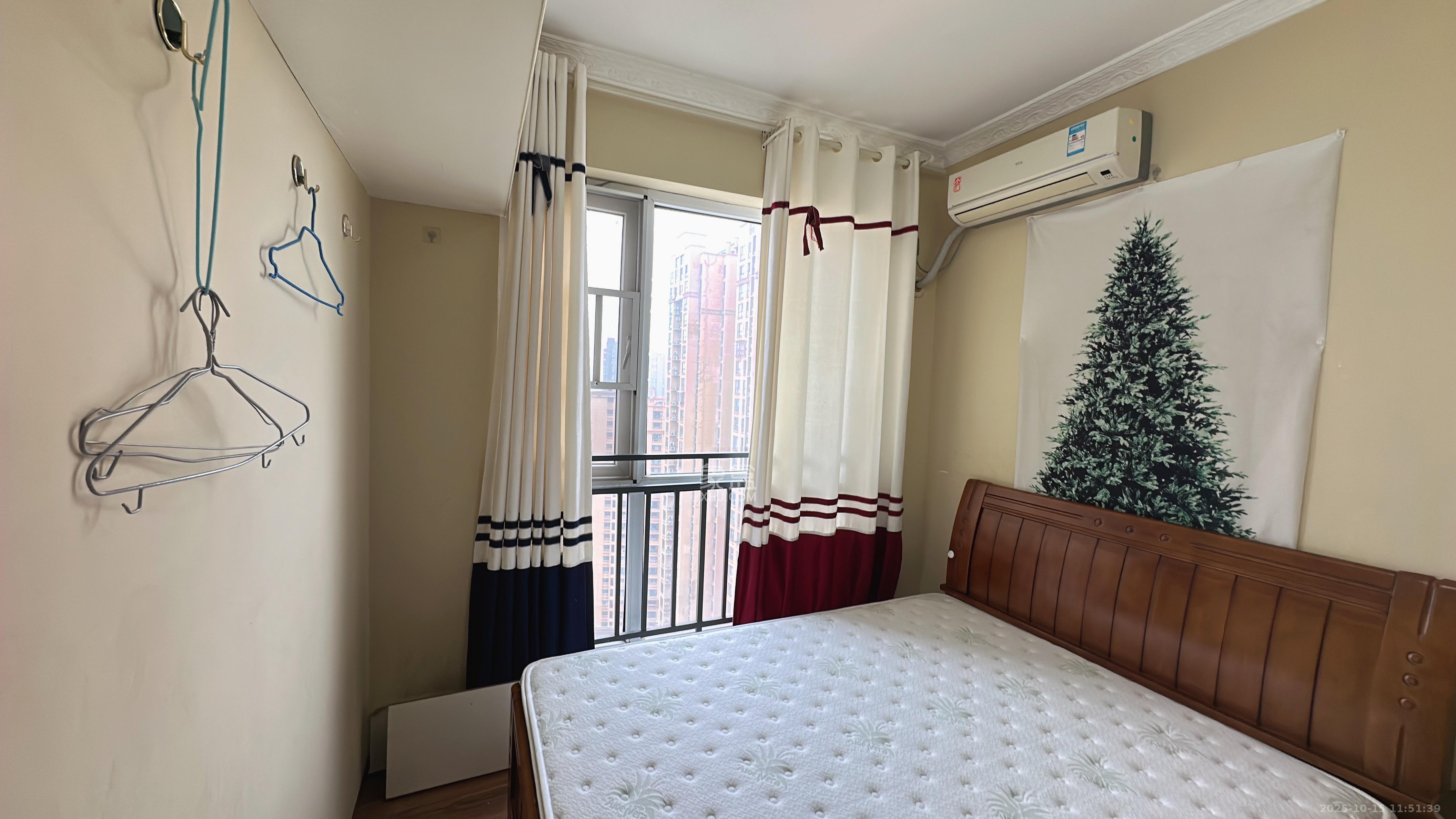 COCO蜜城  3室2厅1卫    2300.0元/月室内图