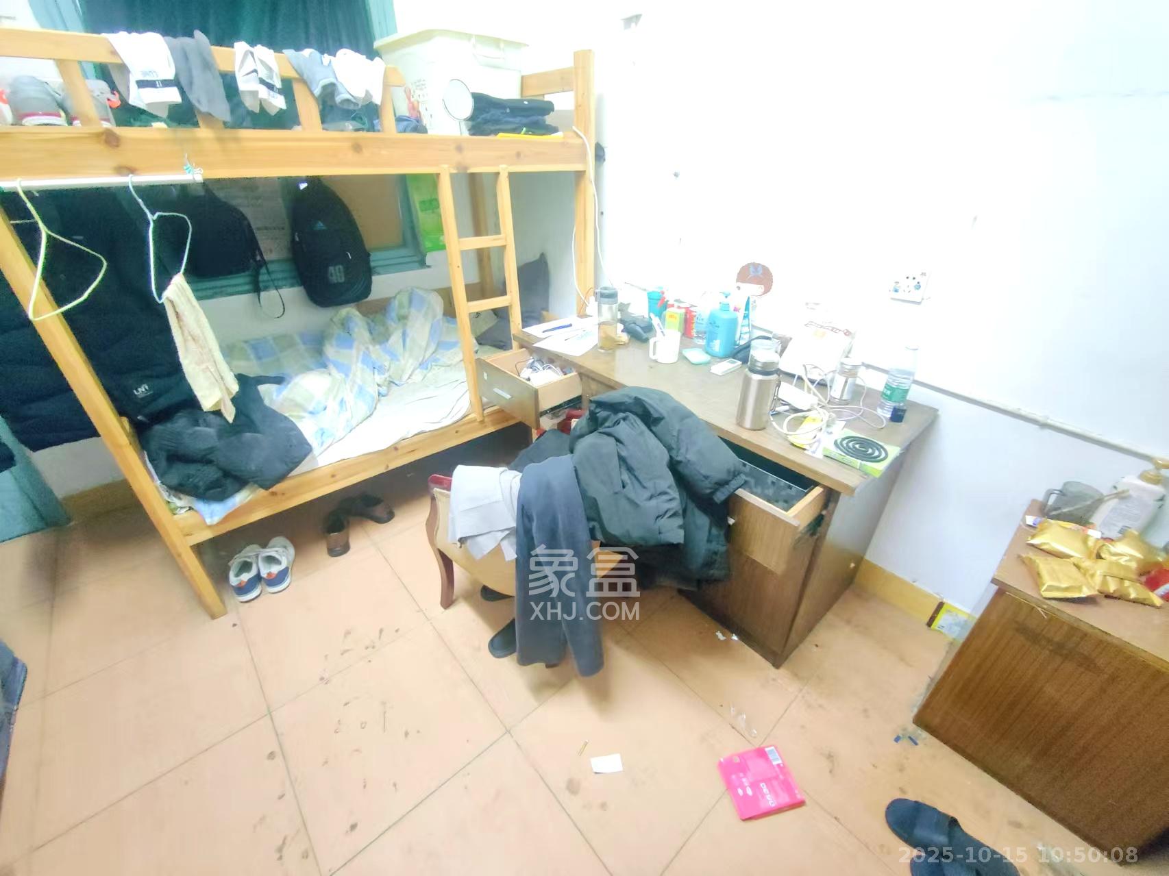 农机宿舍(省农机局大院宿舍)  4室2厅1卫    1600.0元/月 农机宿舍(省农机局大院宿舍)  4室2厅1卫    1600.0元/月室内图