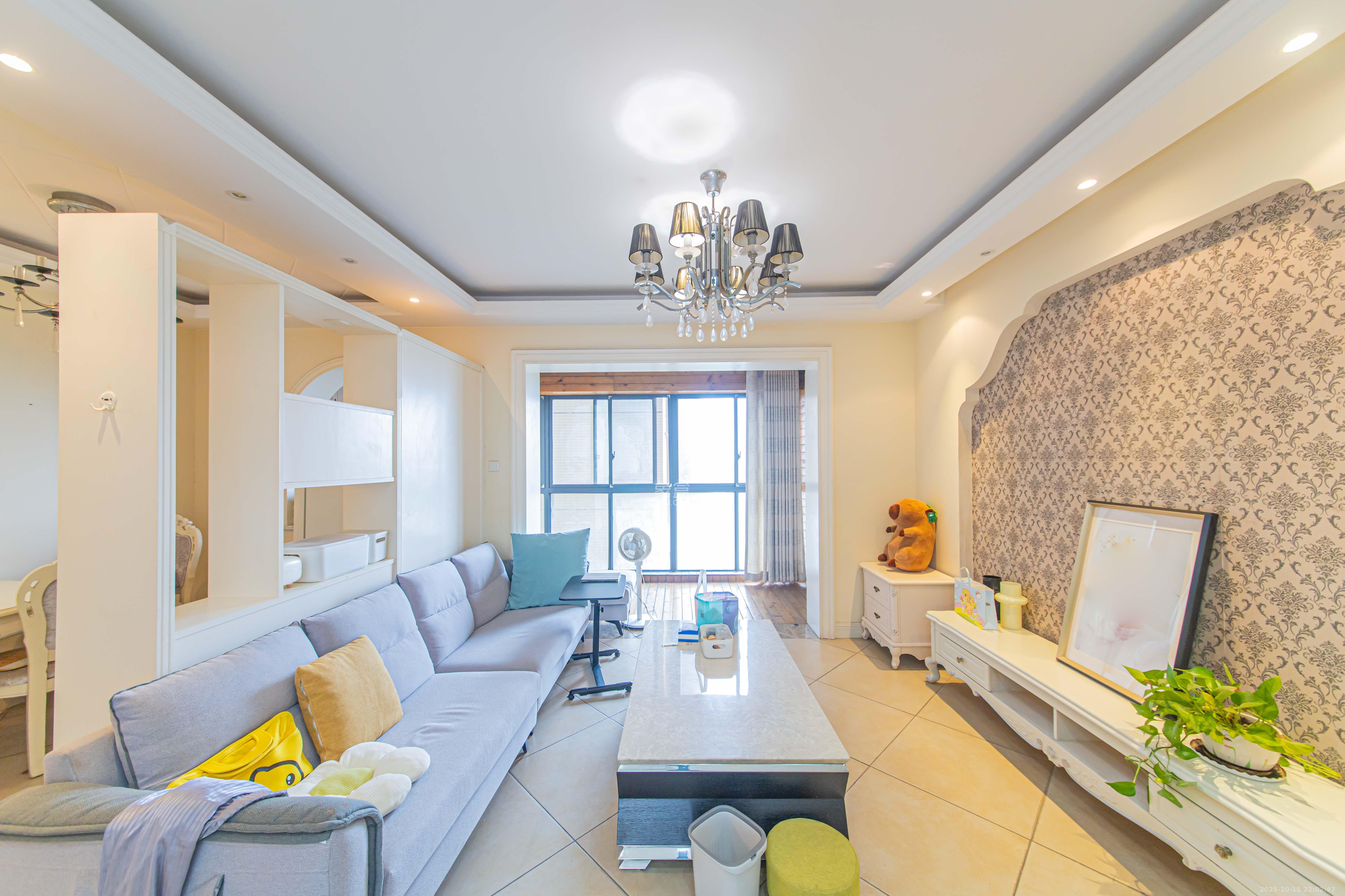 保利花园  3室2厅2卫    108.0万 保利花园  3室2厅2卫    108.0万客厅