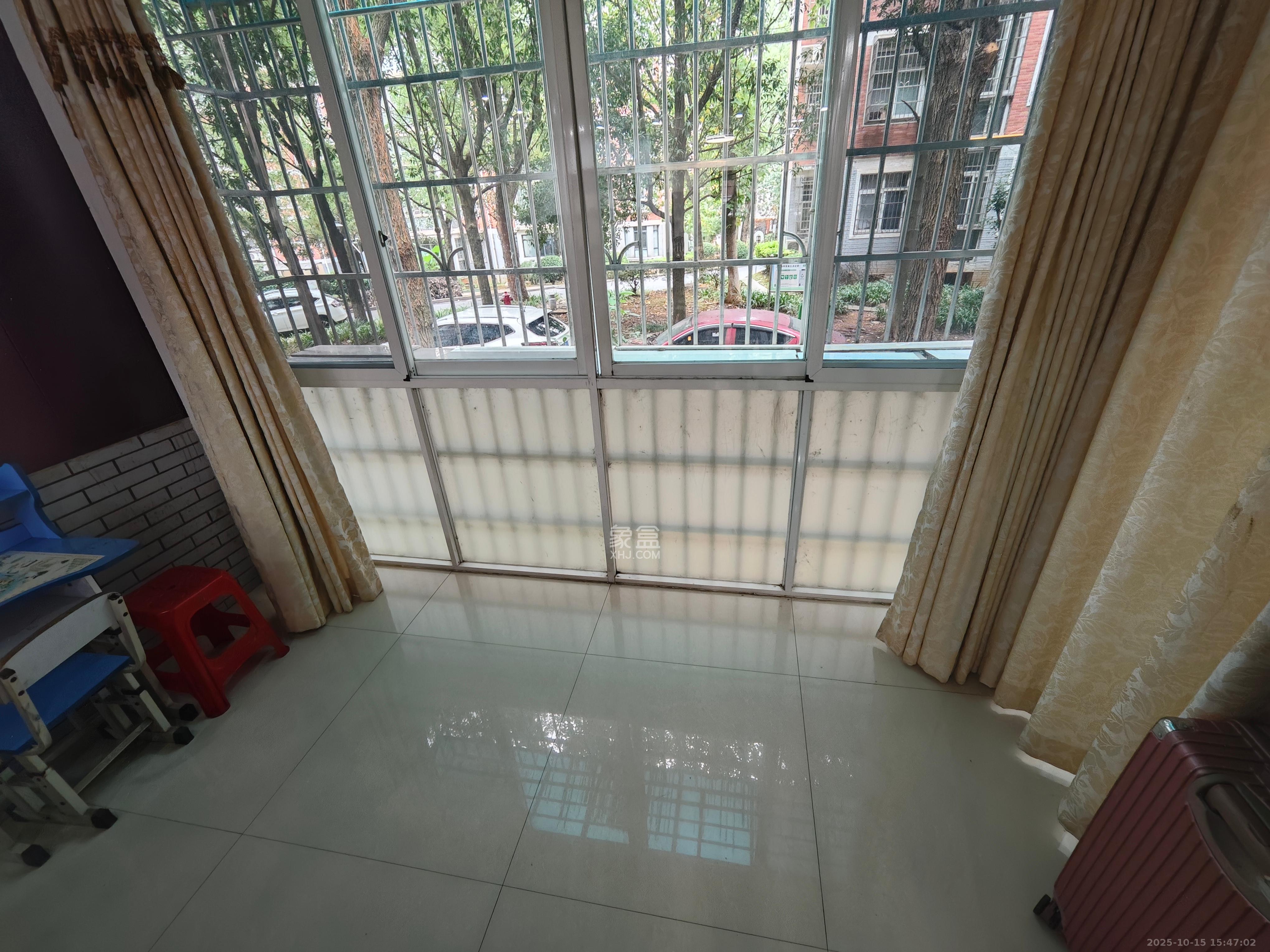 山水人家一二期 2室2厅1卫 1550.0元/月 山水人家一二期 2室2厅1卫 1550.0元/月室内图