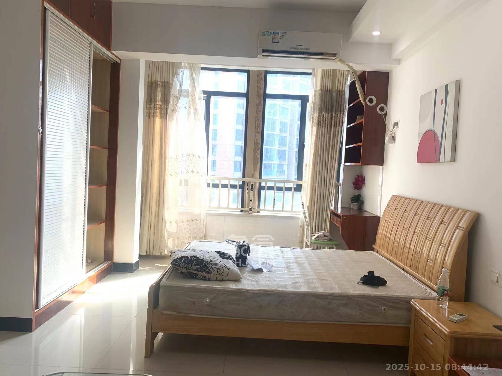 融圣国际 1室1厅1卫 1700.0元/月 融圣国际 1室1厅1卫 1700.0元/月室内图