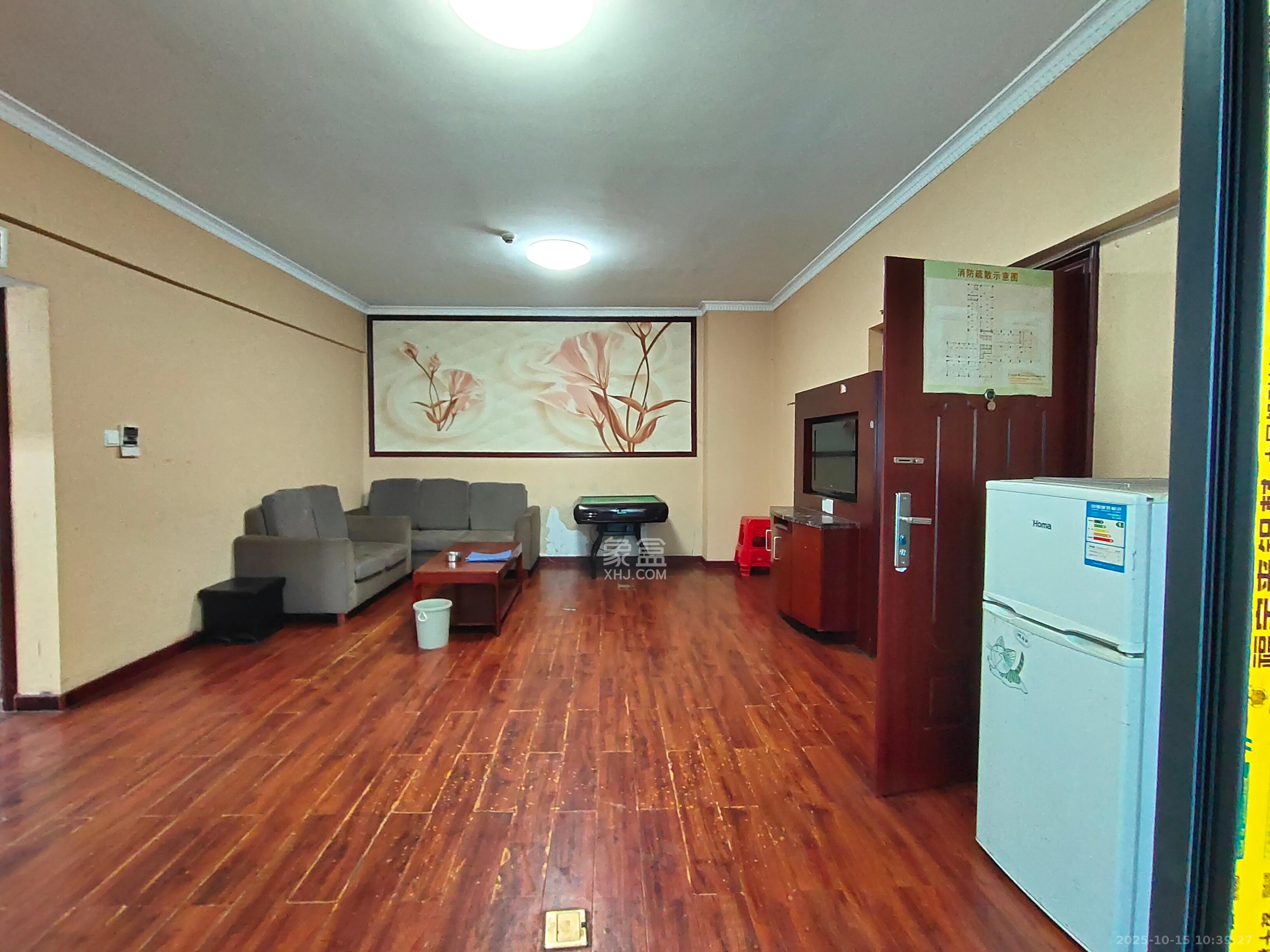 名富公寓  2室1厅1卫    2000.0元/月 名富公寓  2室1厅1卫    2000.0元/月室内图