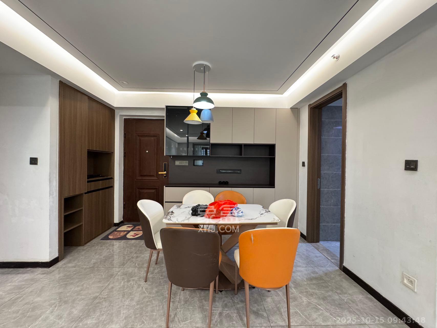 卓越中寰  3室2厅2卫    4200.0元/月室内图