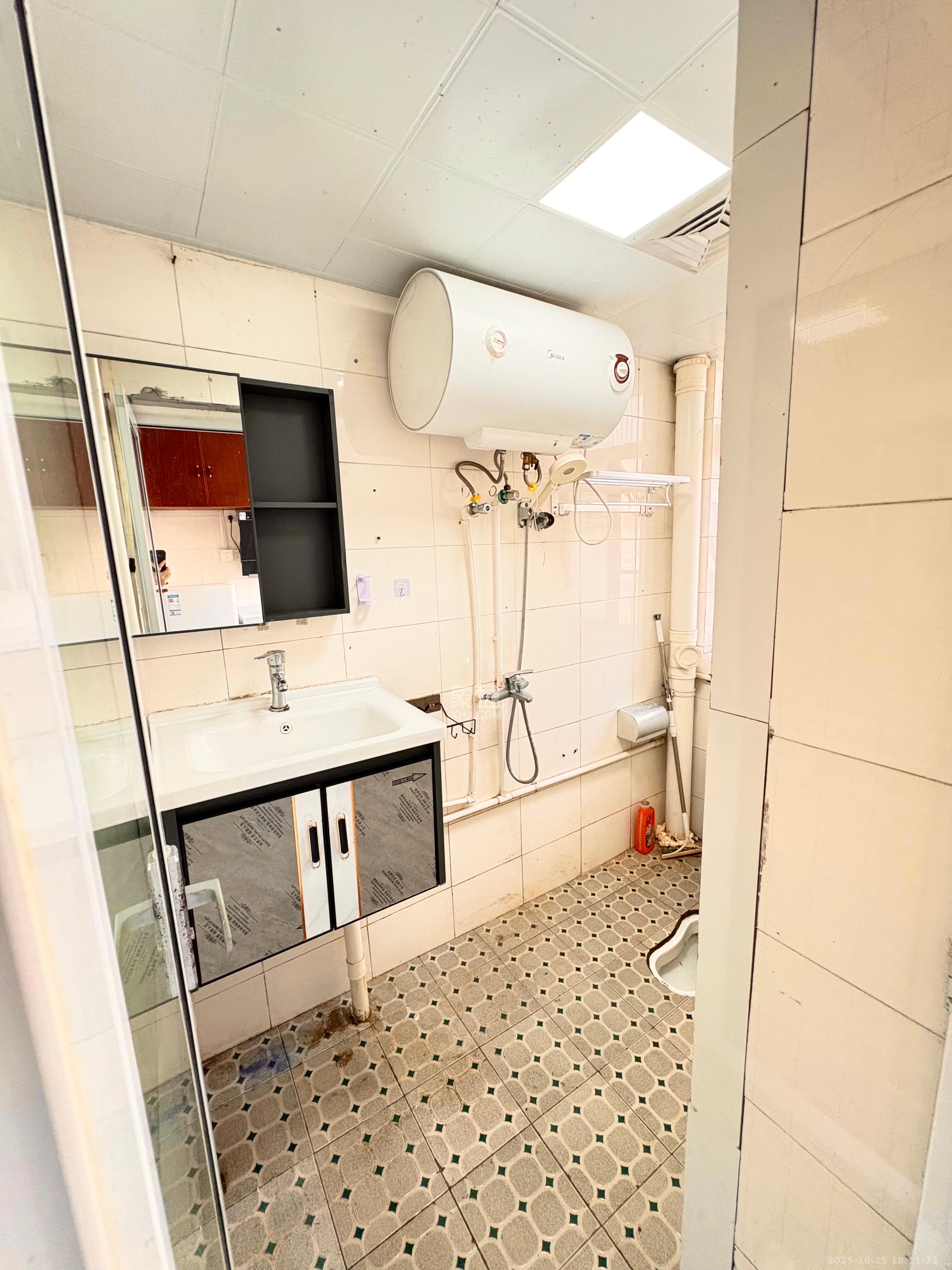 后湖小区  1室1厅1卫    1200.0元/月室内图
