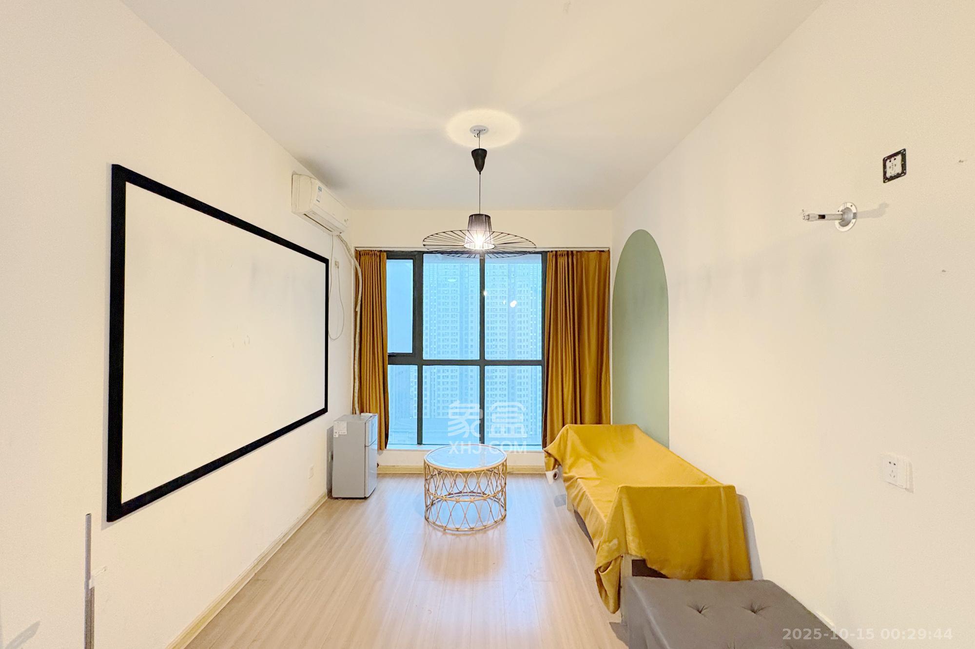 中天广场  2室1厅1卫    82.0万