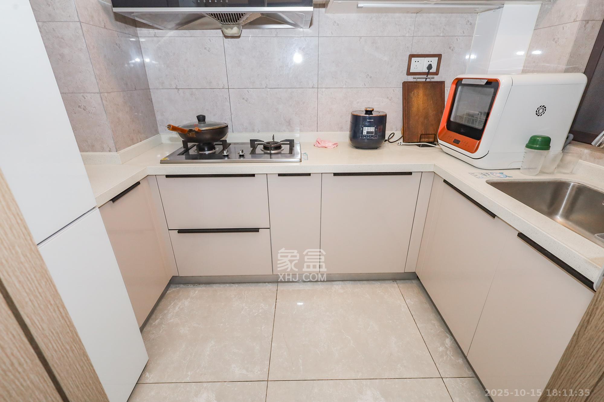 龙湖铂金中心(龙湖春江郦城) 3室2厅2卫 216.0万 龙湖铂金中心(龙湖春江郦城) 3室2厅2卫 216.0万厨房