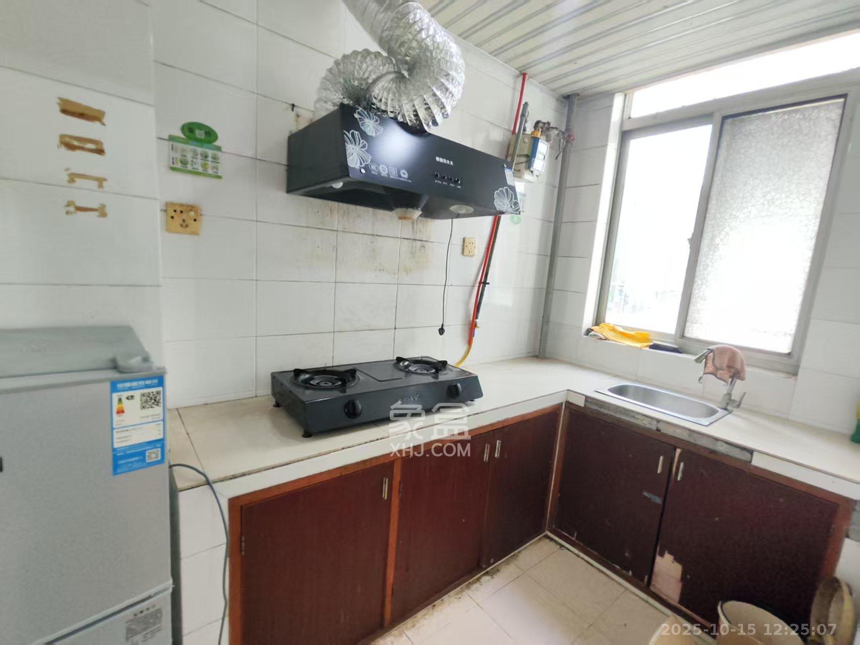 东方新世界  1室1厅1卫    1300.0元/月 东方新世界  1室1厅1卫    1300.0元/月室内图