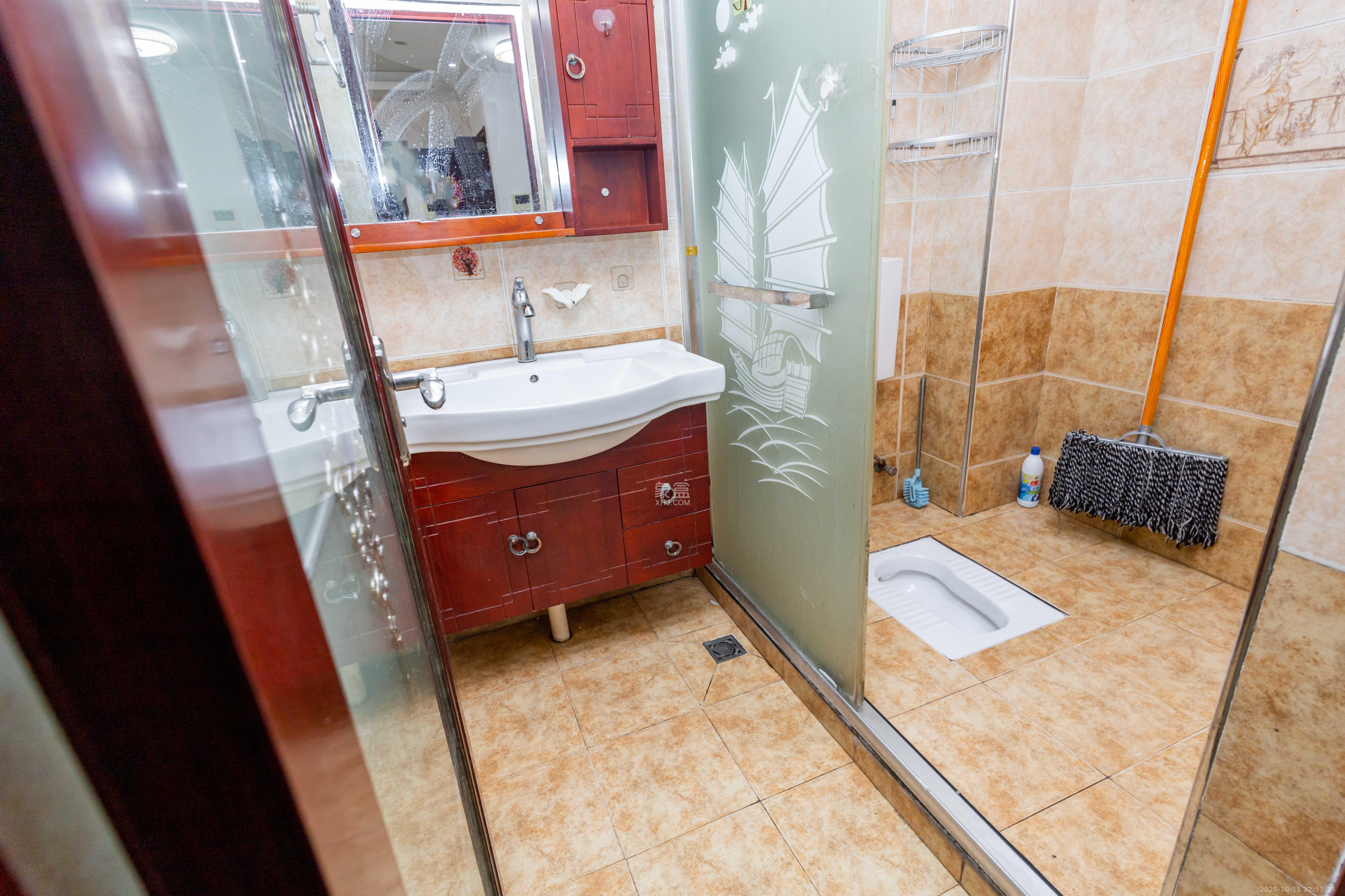 中国铁建国际城一期  3室2厅1卫    59.0万卫生间