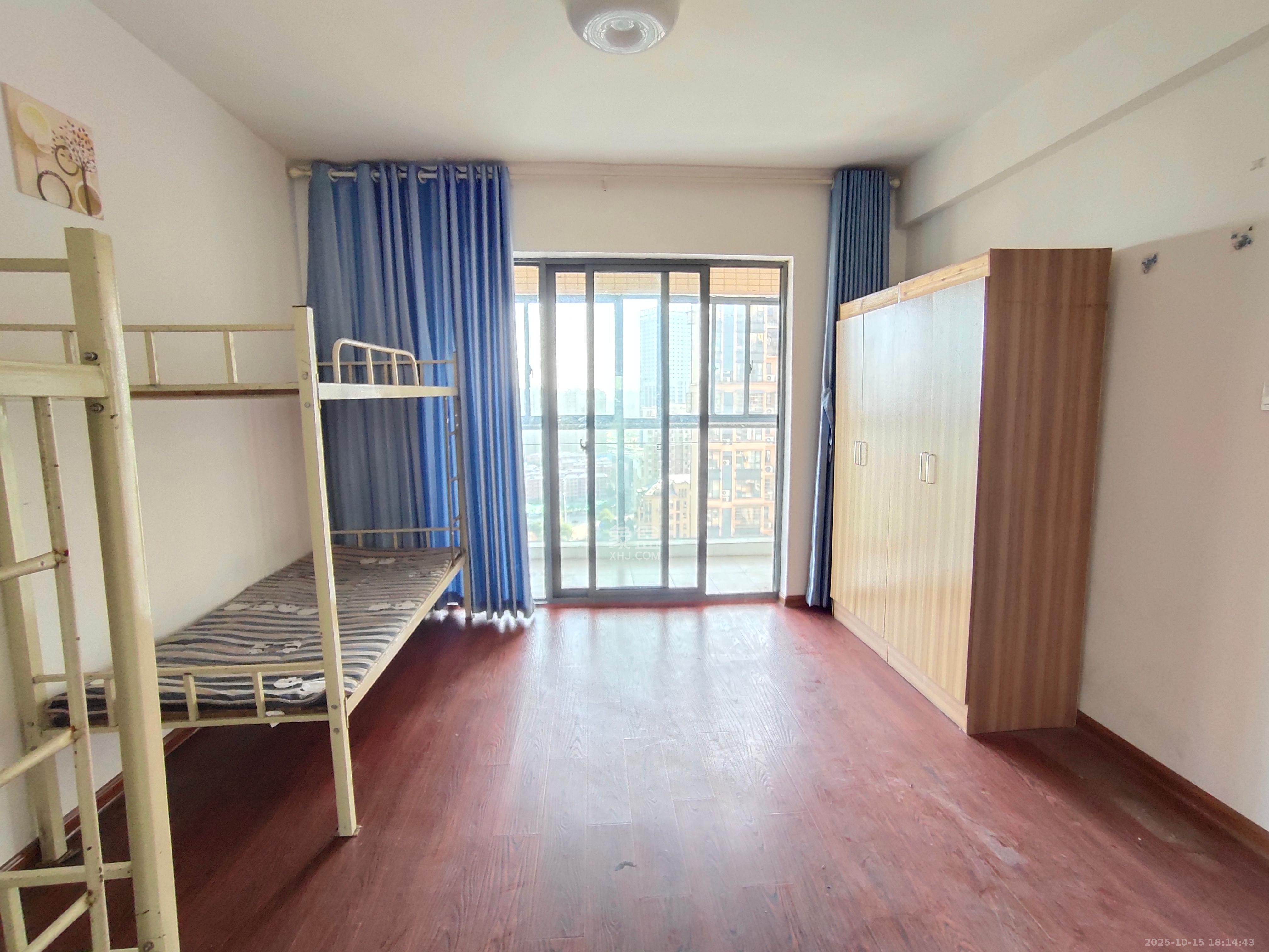 中城丽景香山园  4室2厅2卫    3300.0元/月室内图