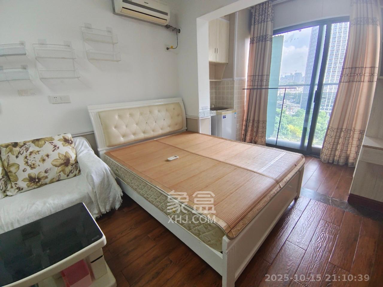 达美D6区  1室1厅1卫    1800.0元/月室内图