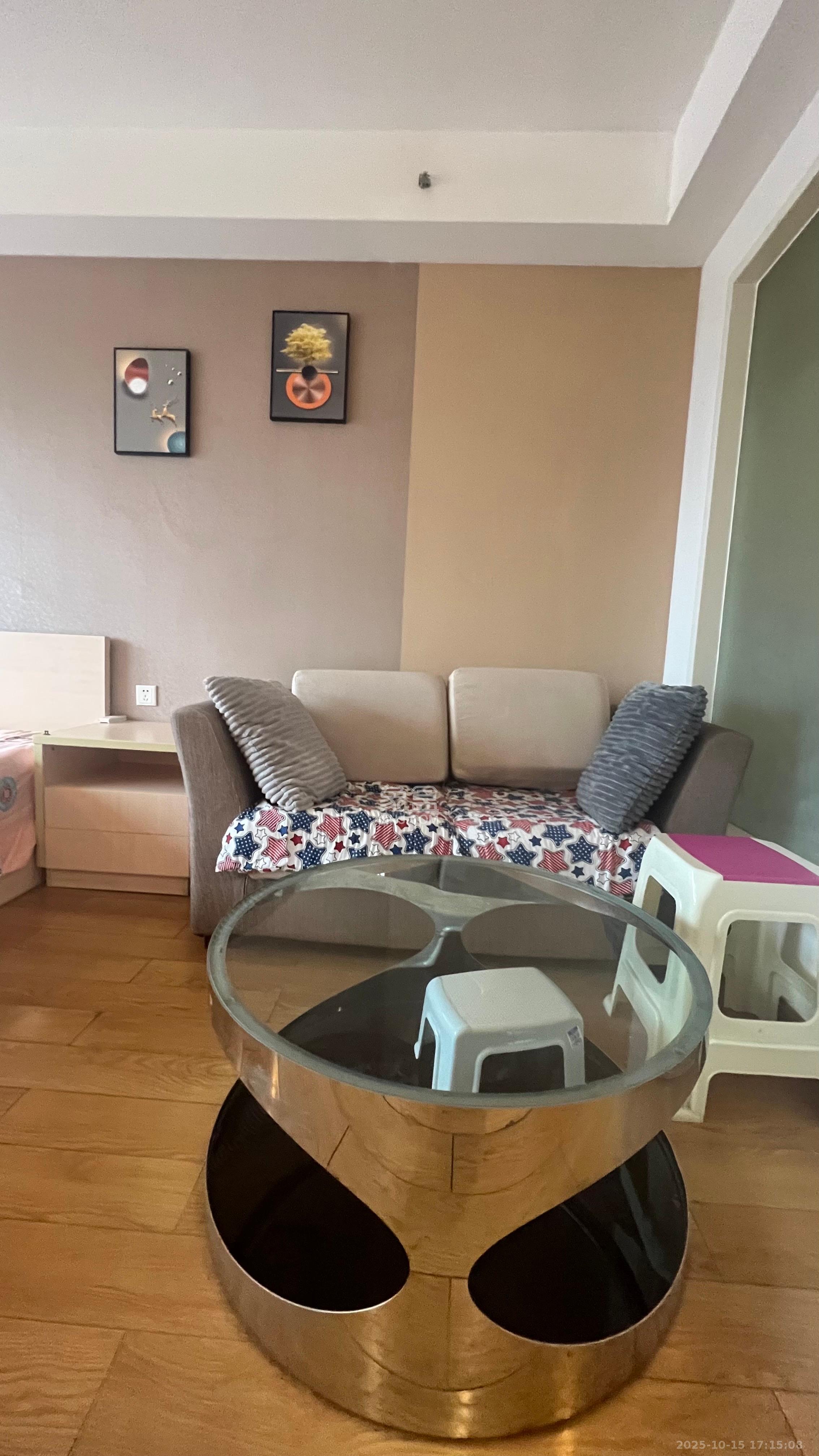 融科檀香山(融科紫檀、香山国际) 1室1厅1卫 1700.0元/月 融科檀香山(融科紫檀、香山国际) 1室1厅1卫 1700.0元/月室内图