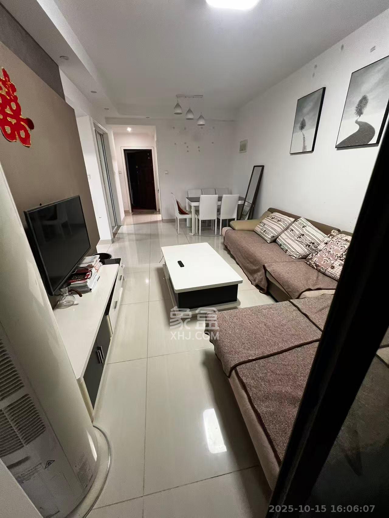 山语城三期  2室2厅1卫    1700.0元/月室内图
