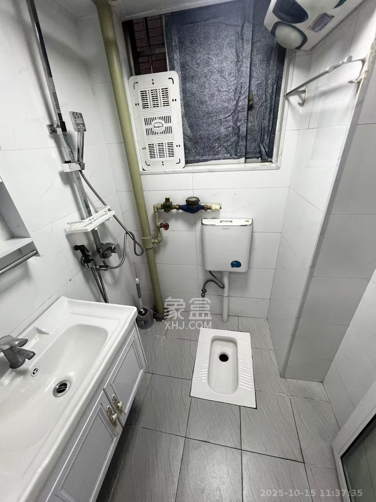 鸿运凯旋国际(科佳电脑城)  1室1厅1卫    1600.0元/月 鸿运凯旋国际(科佳电脑城)  1室1厅1卫    1600.0元/月室内图