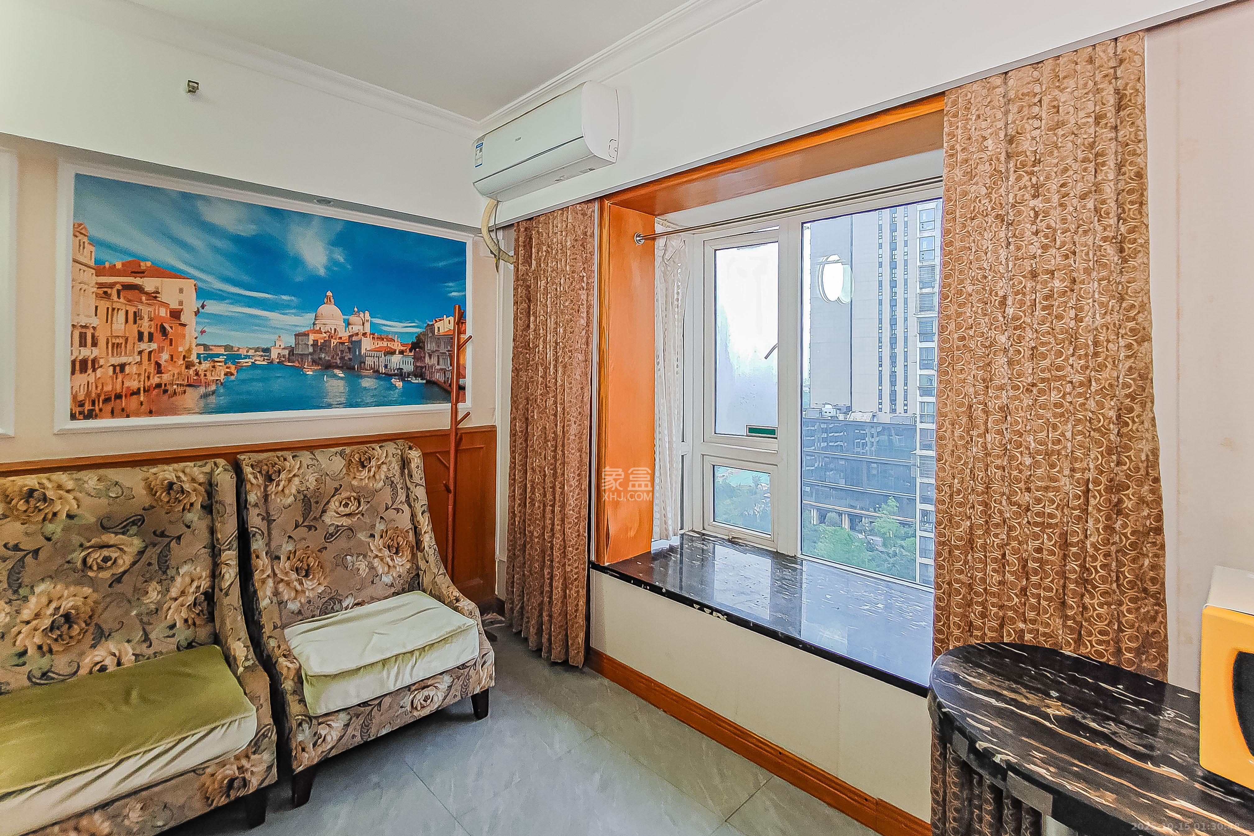 三重星都心  1室1厅1卫    32.8万阳台