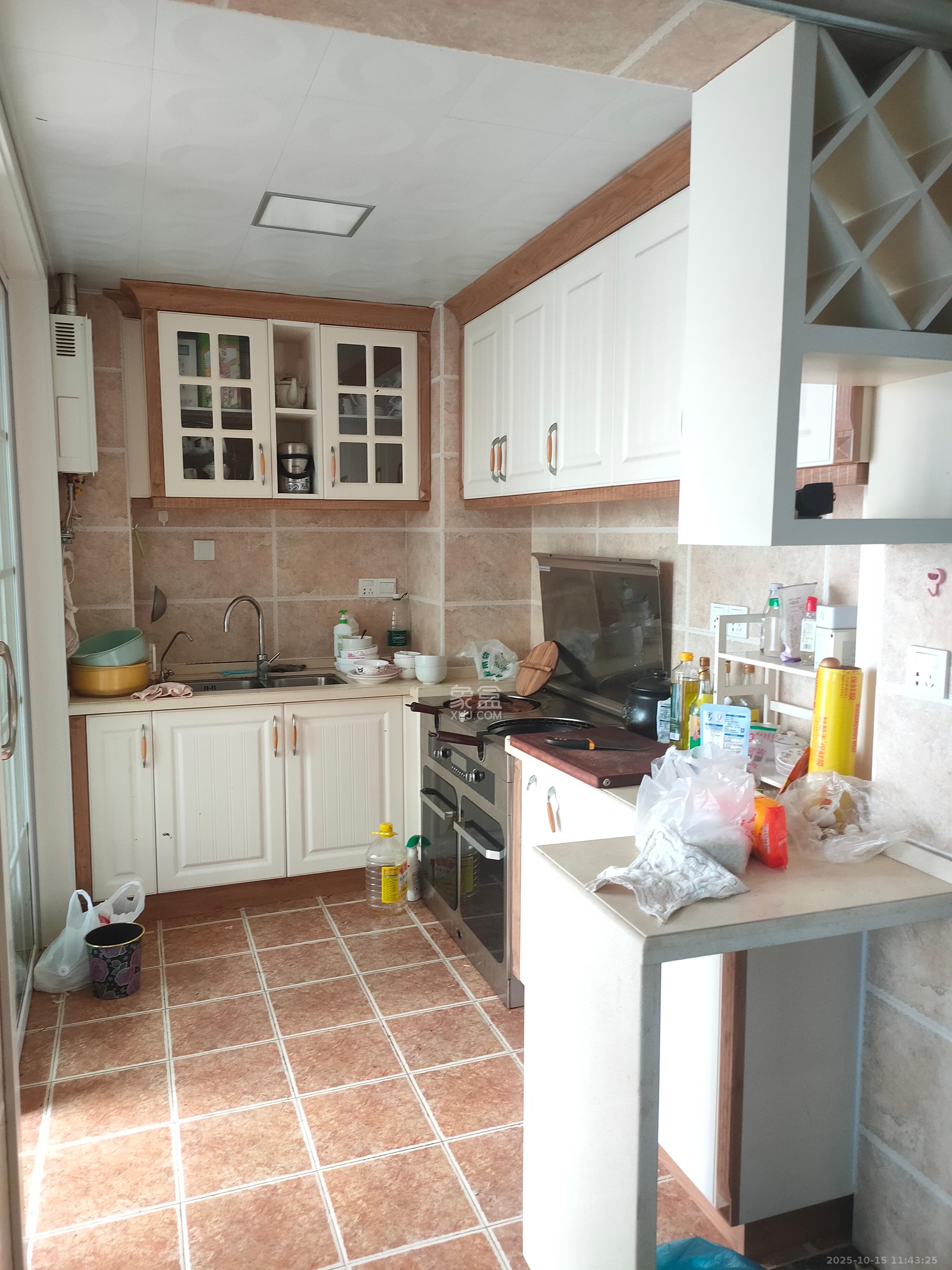 四方水岸(世方水岸) 1室2厅1卫 2600.0元/月 四方水岸(世方水岸) 1室2厅1卫 2600.0元/月室内图