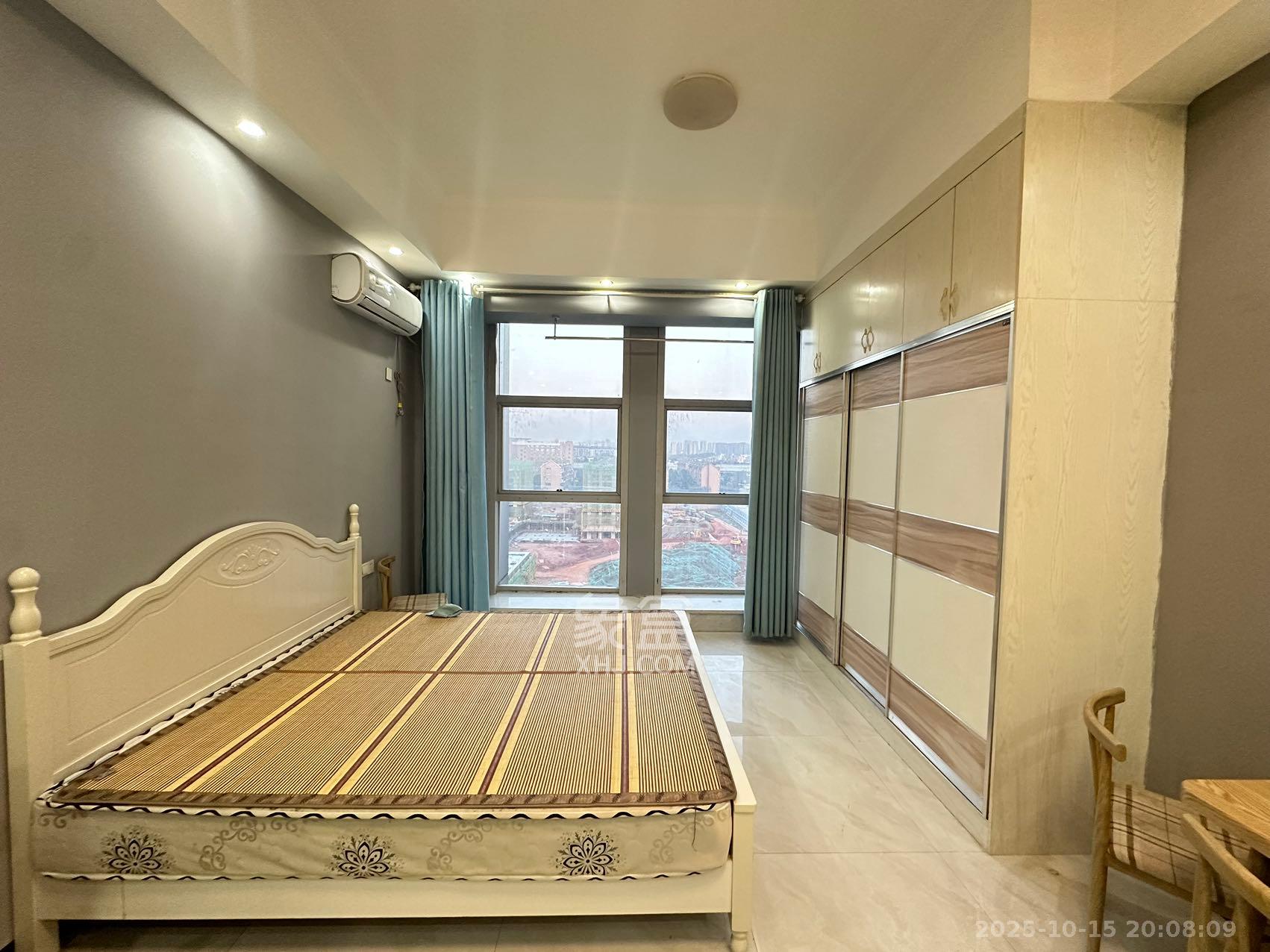 新兴企业中心  1室1厅1卫    1200.0元/月室内图