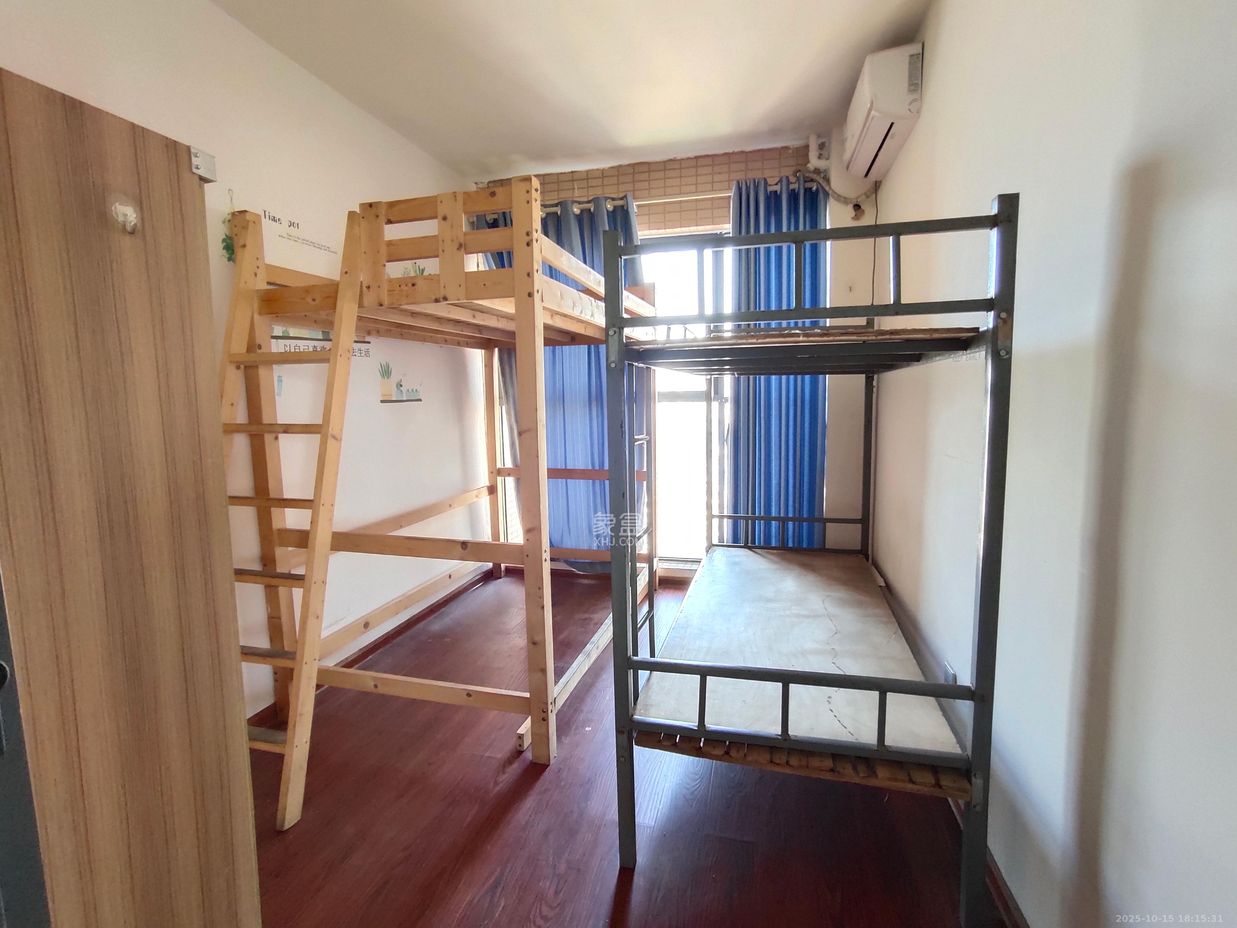 中城丽景香山园 4室2厅2卫 3300.0元/月 中城丽景香山园 4室2厅2卫 3300.0元/月室内图