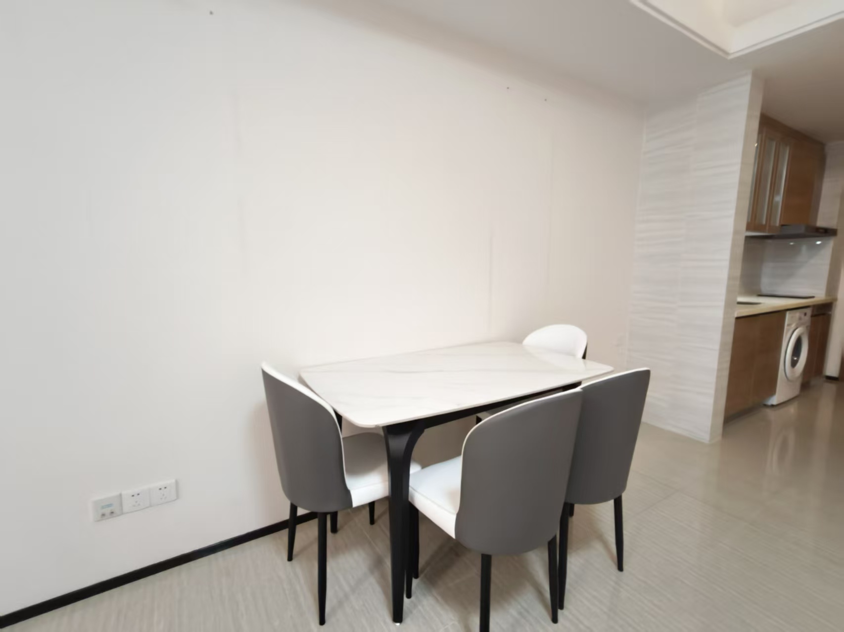 恒大外滩 1室1厅1卫 2000.0元/月 恒大外滩 1室1厅1卫 2000.0元/月室内图