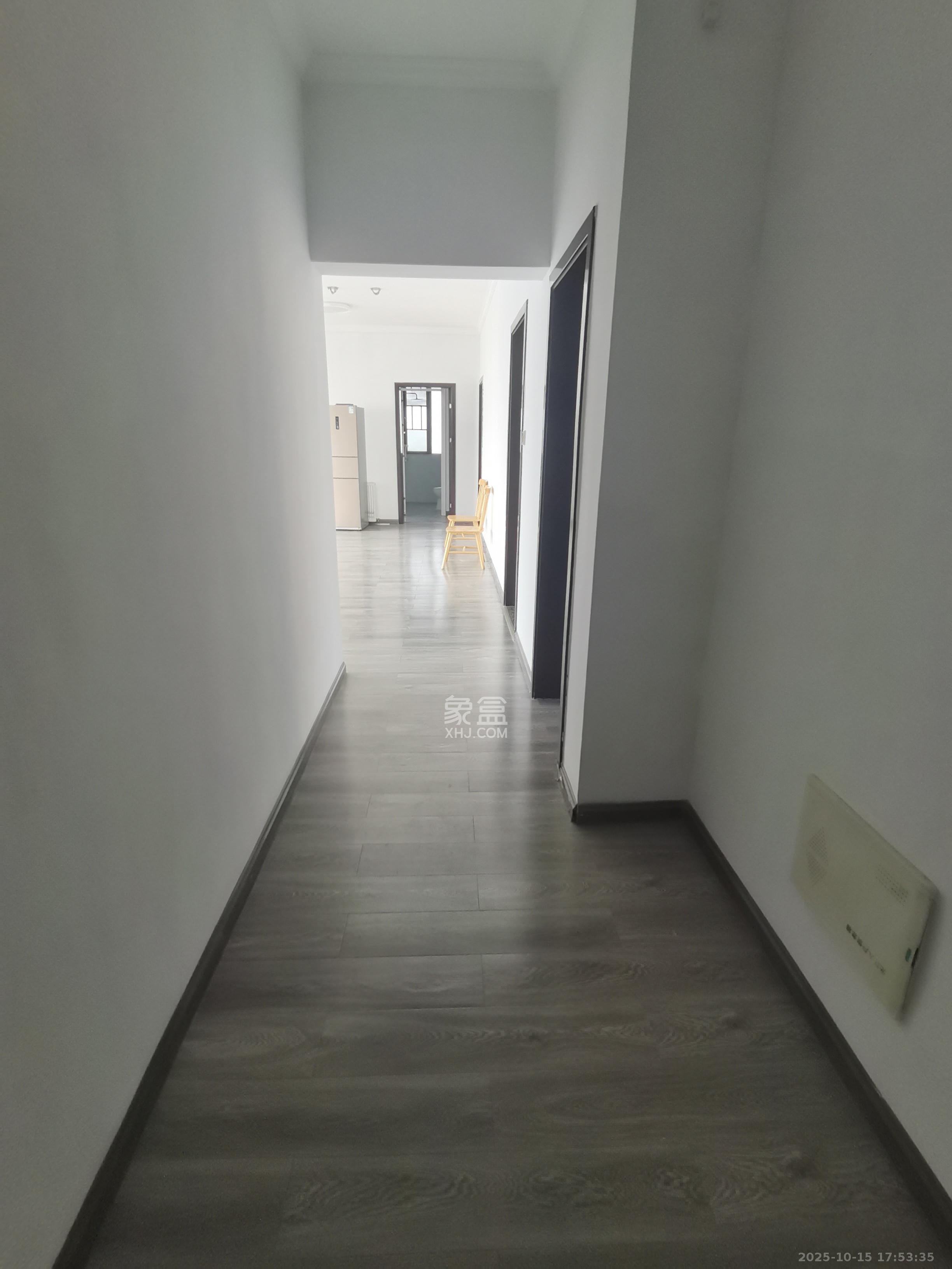 保利西海岸A区  4室2厅2卫    4500.0元/月室内图