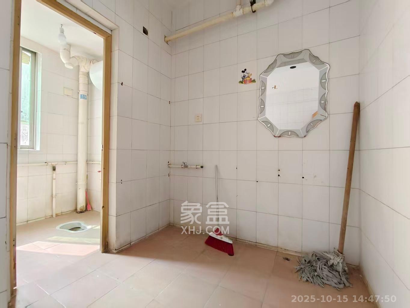 马王堆陶瓷建材新城  3室2厅2卫    2800.0元/月室内图