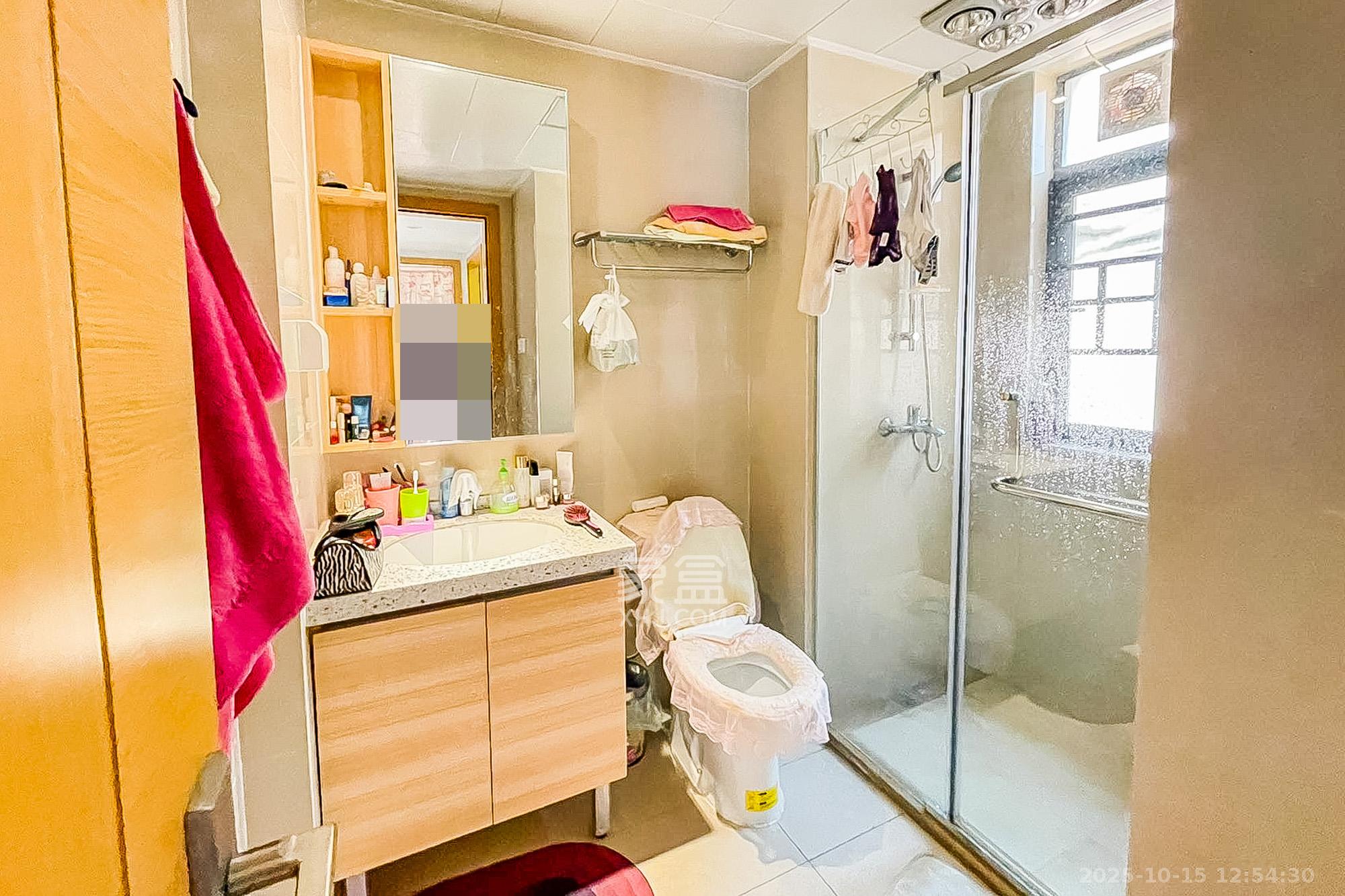 珠江郦城公园1号  2室1厅1卫    85.0万卫生间