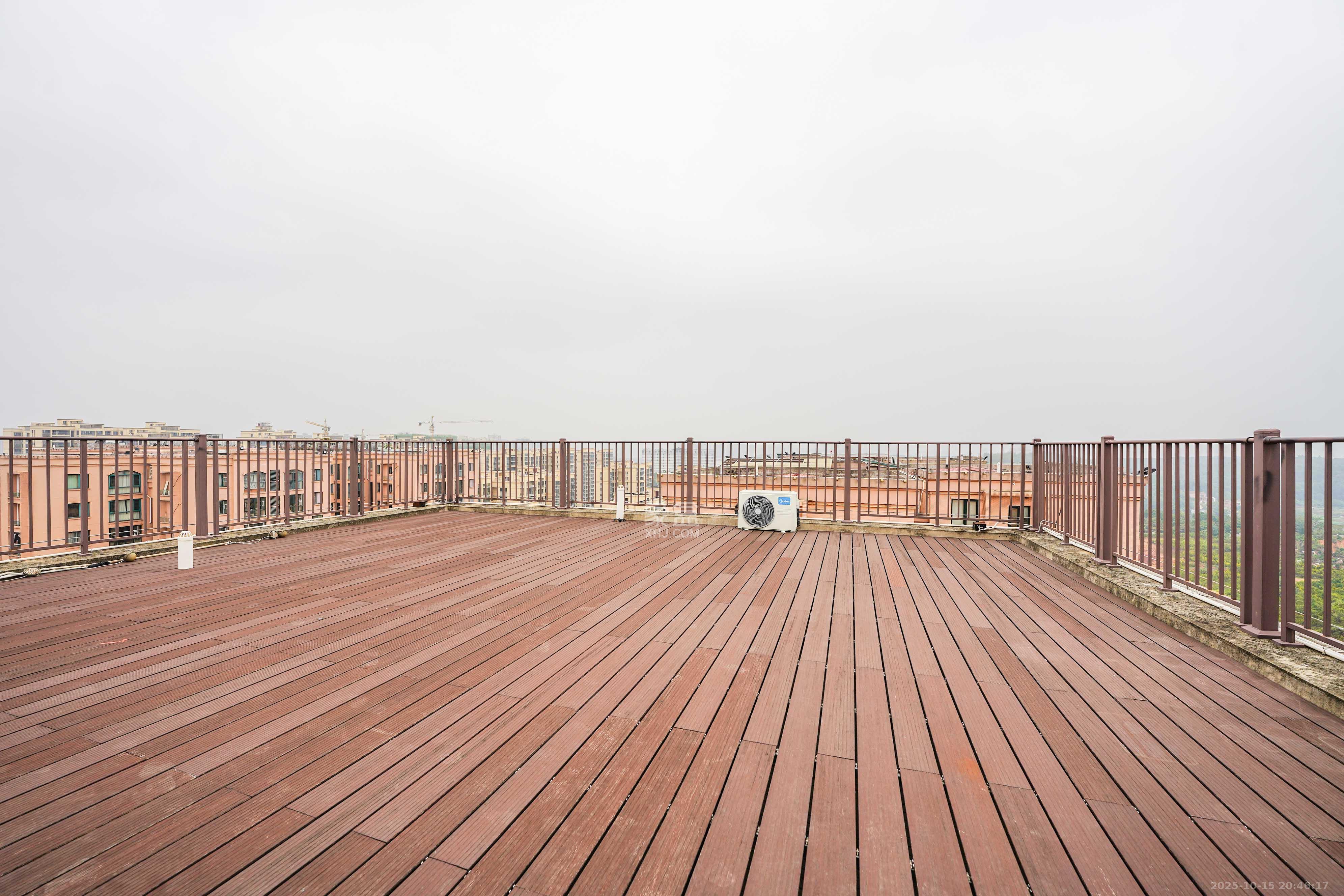 丽发新城  1室0厅0卫    170.0万阳台