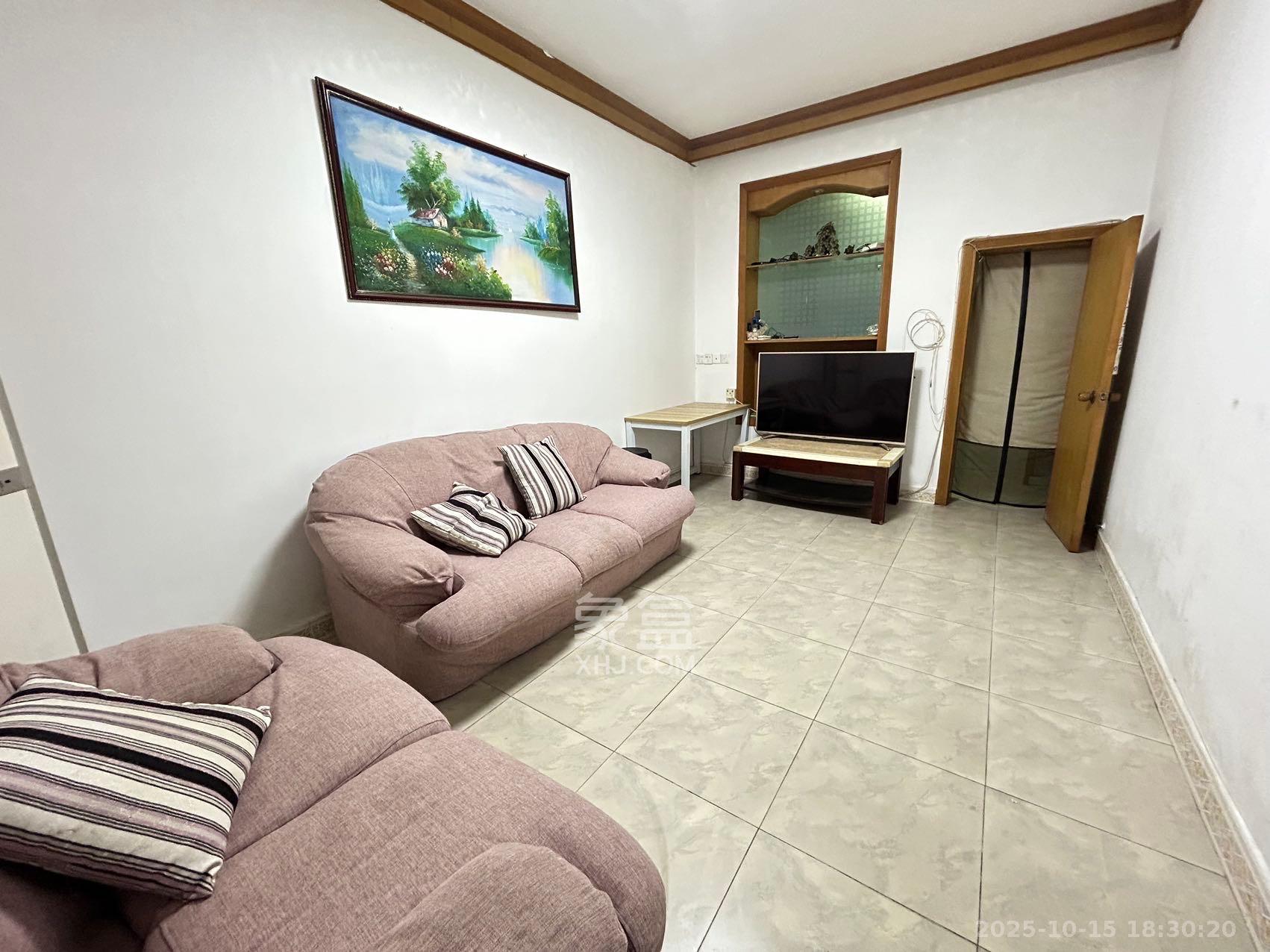 仰天湖省送变电宿舍  2室2厅1卫    1900.0元/月 仰天湖省送变电宿舍  2室2厅1卫    1900.0元/月室内图