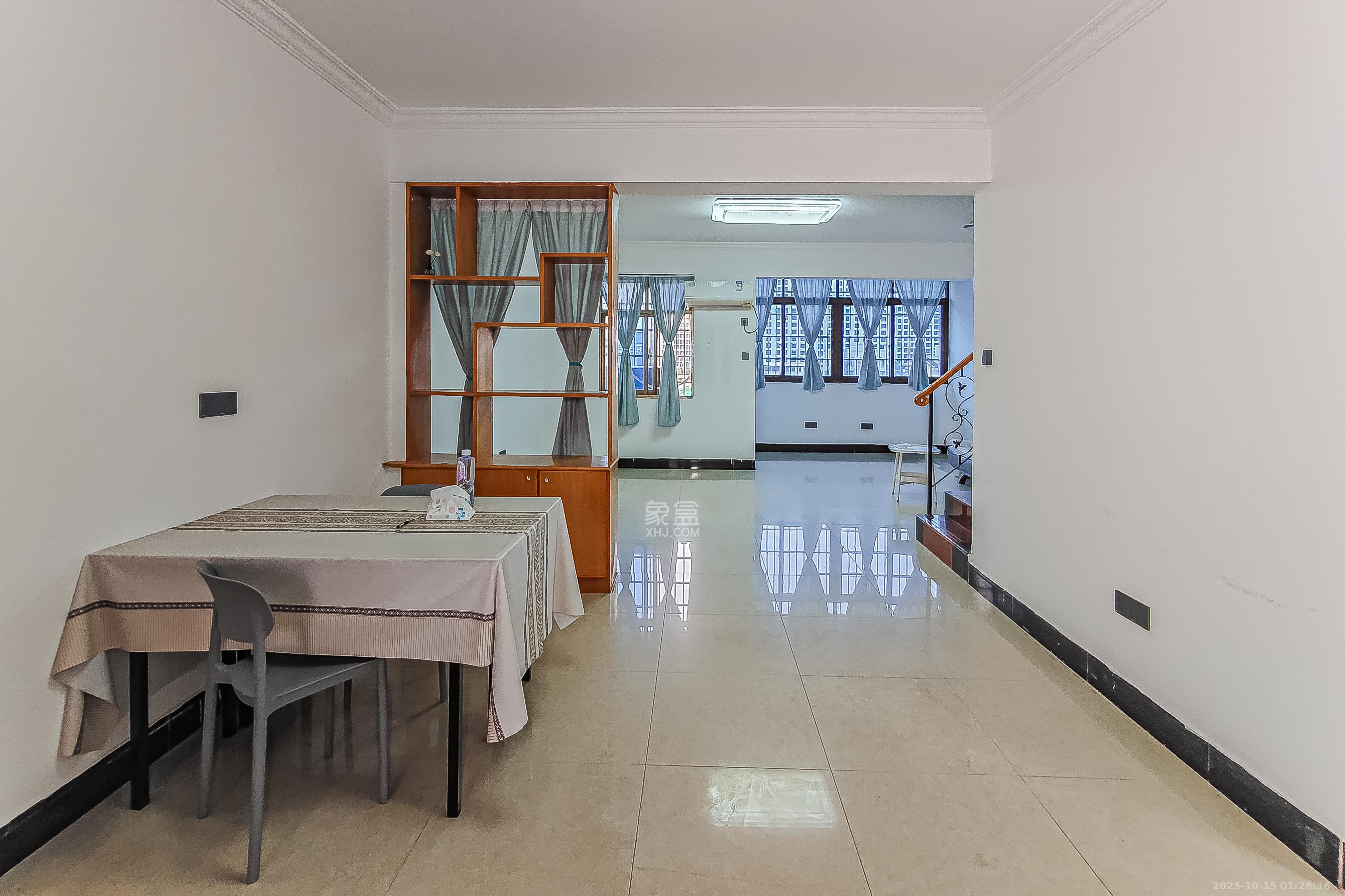 工商所宿舍（上碧湘街30号）  2室2厅2卫    108.0万客厅