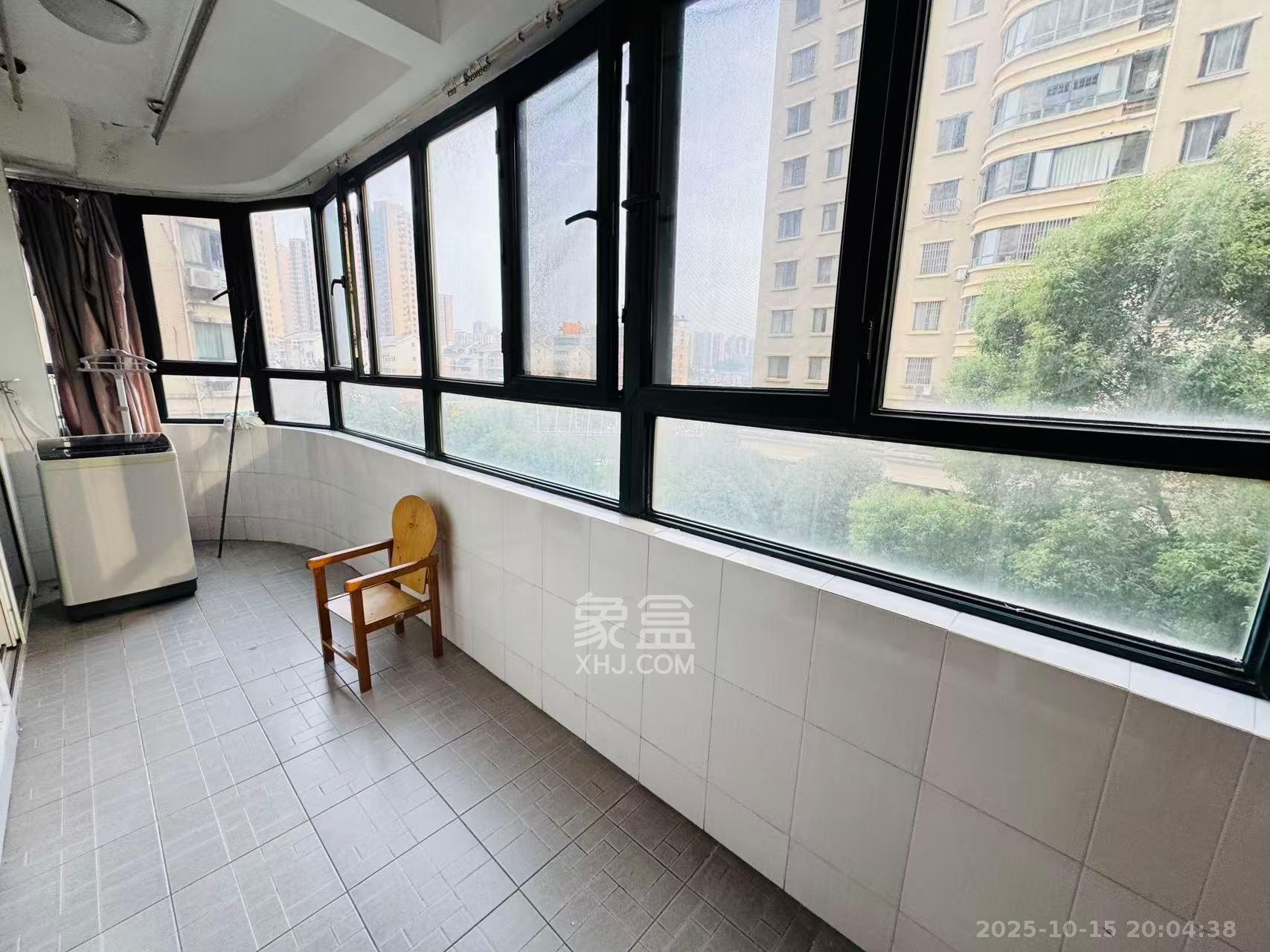 南国新城  2室1厅1卫    1800.0元/月 南国新城  2室1厅1卫    1800.0元/月室内图