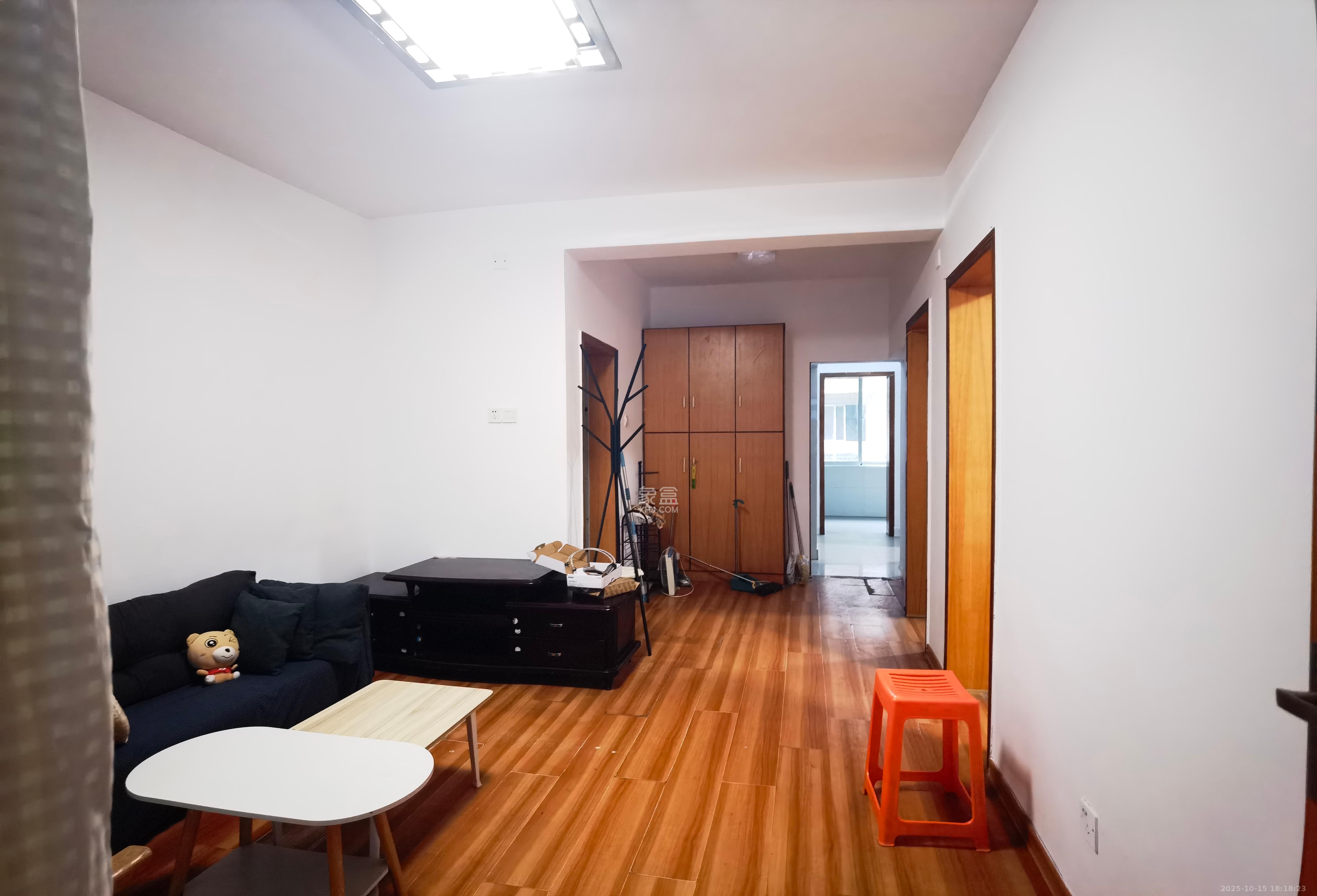 中国水电八局宿舍  3室2厅1卫    2100.0元/月 中国水电八局宿舍  3室2厅1卫    2100.0元/月室内图